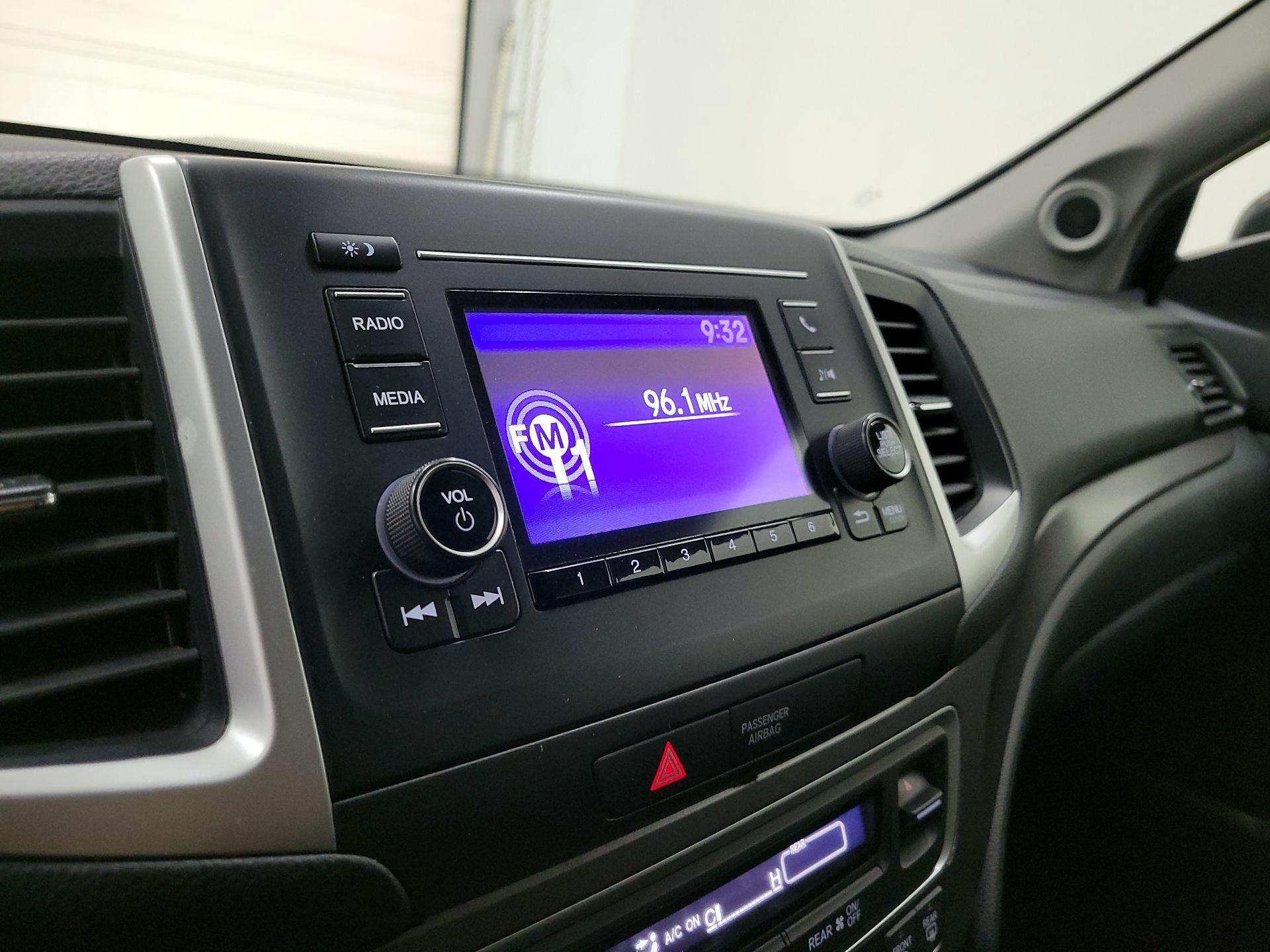 Thumbnail: 2020 Honda Pilot - 15