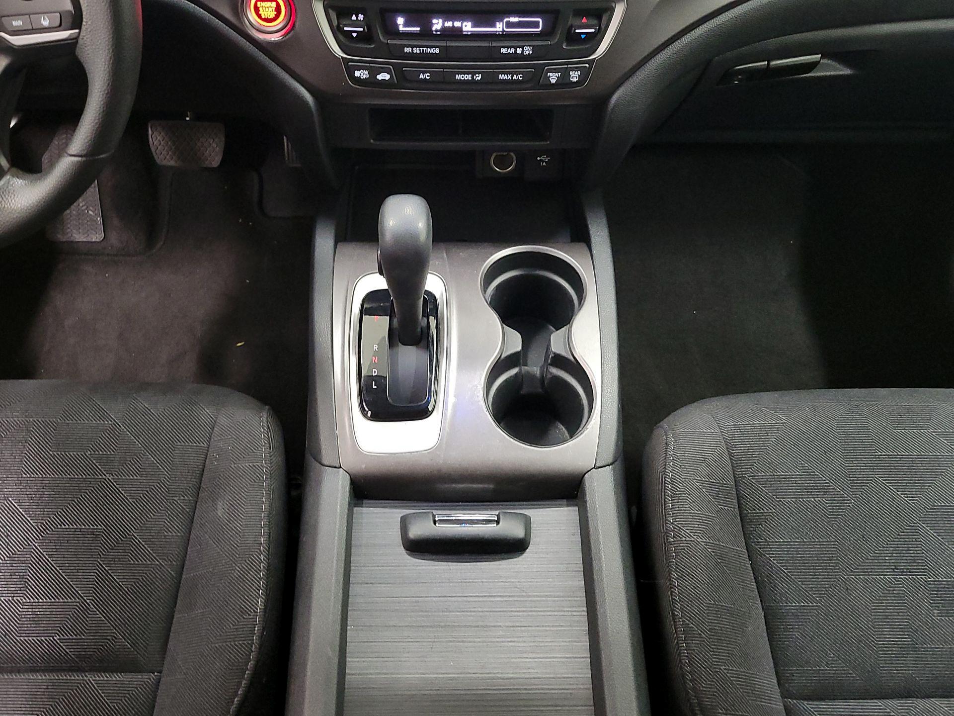 Thumbnail: 2020 Honda Pilot - 17