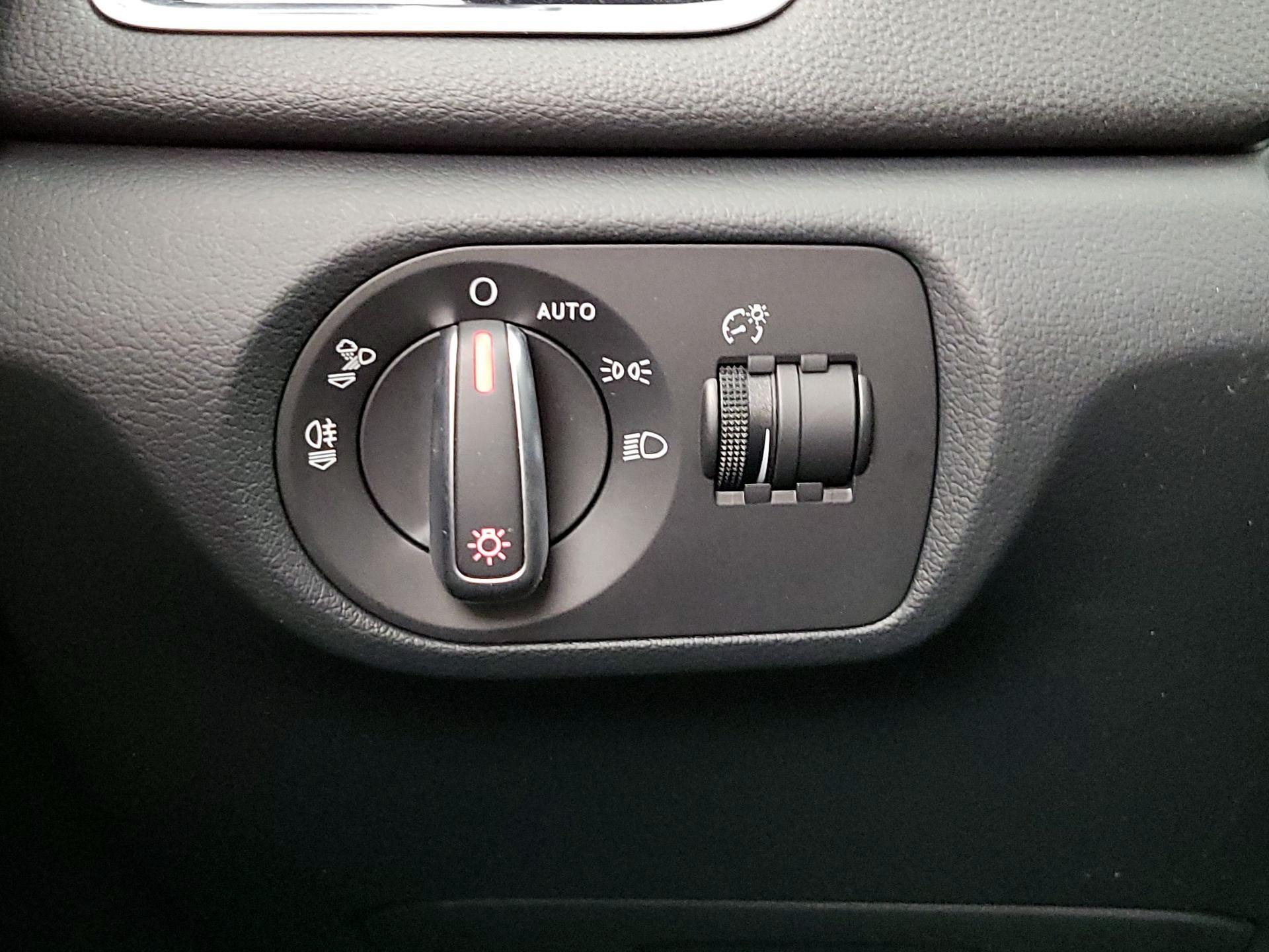 Thumbnail: 2016 Audi Q3 - 13