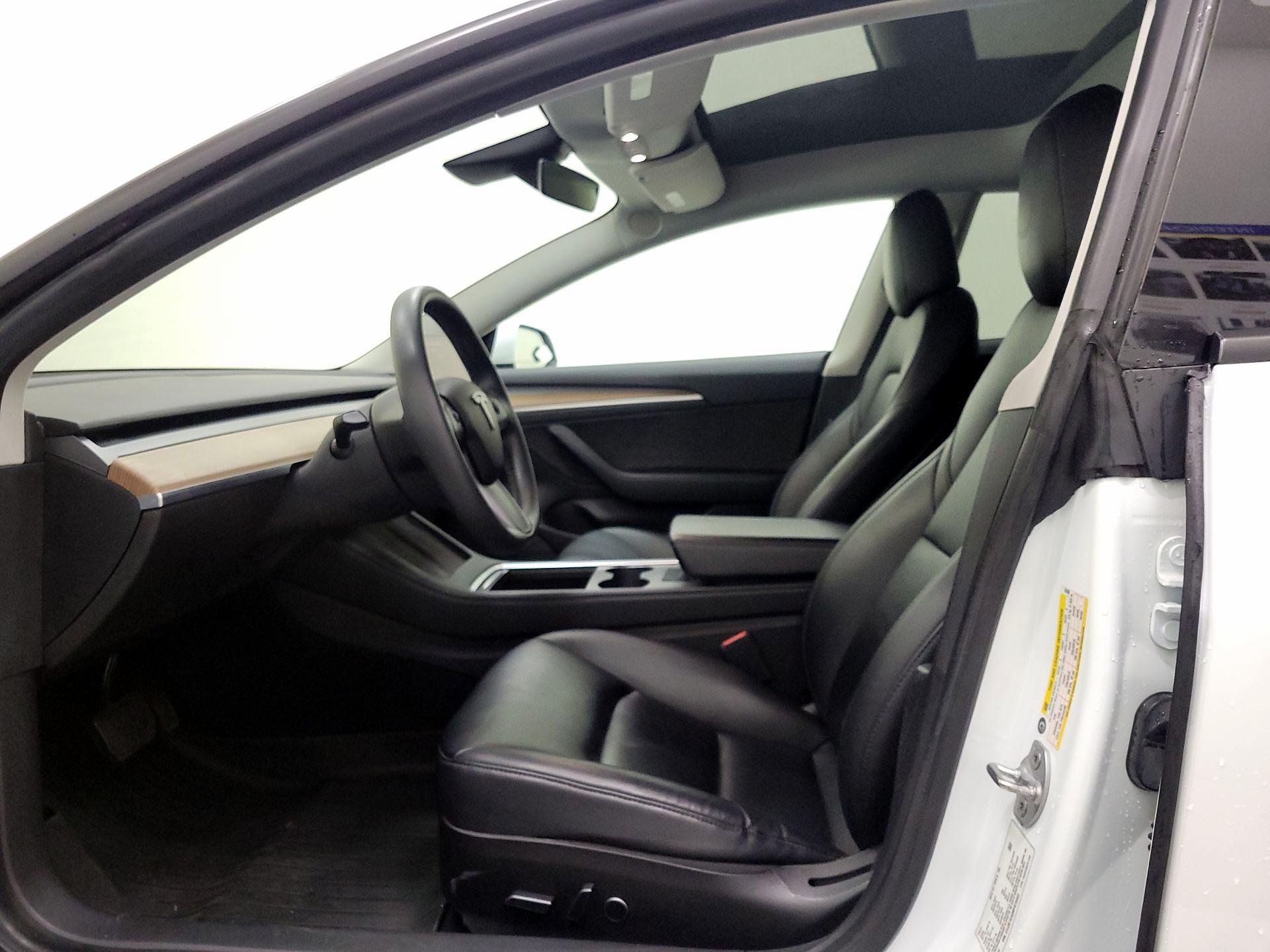 Thumbnail: 2021 Tesla Model 3 - 11