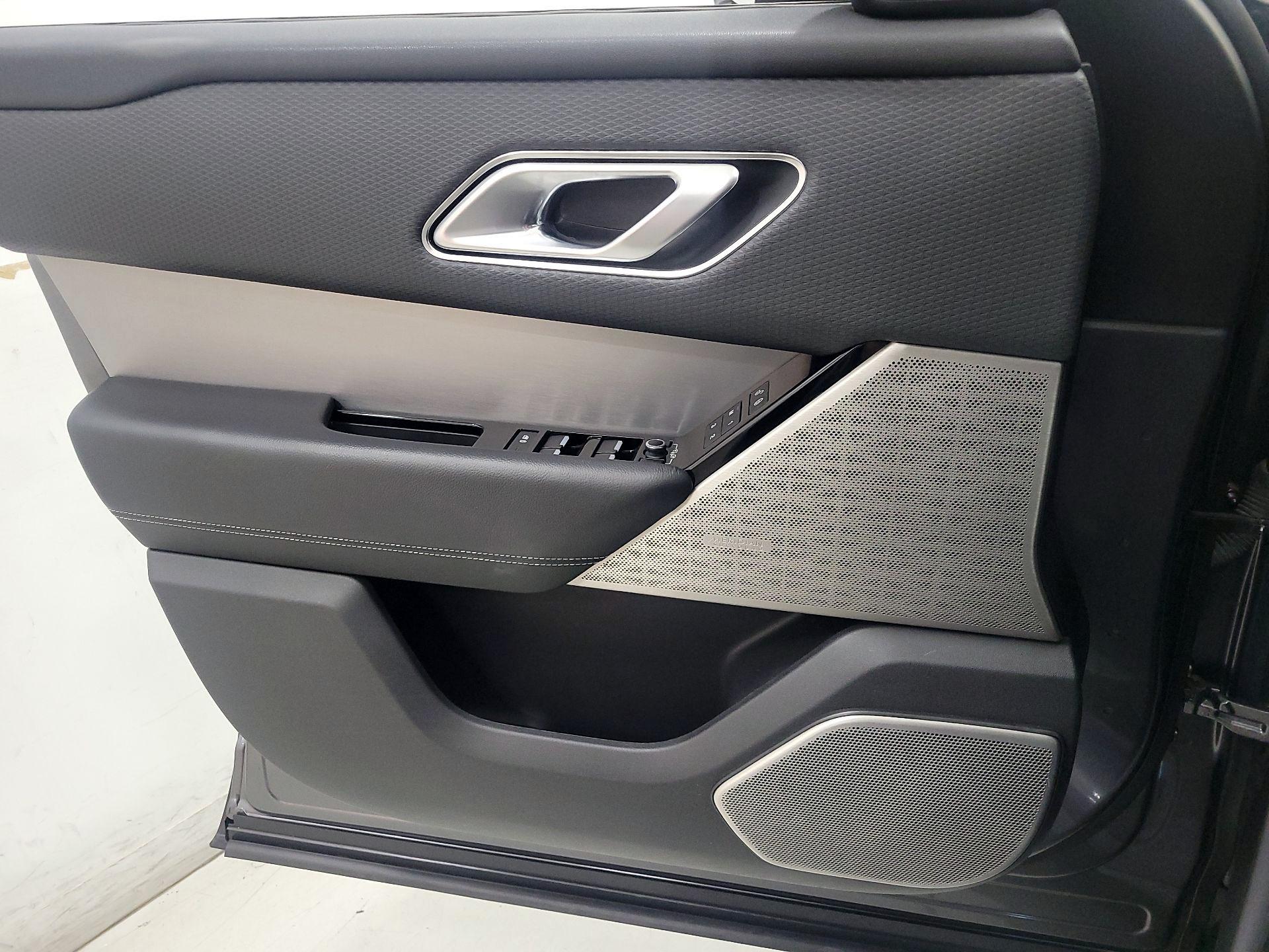 Thumbnail: 2019 Land Rover Range Rover Velar - 12