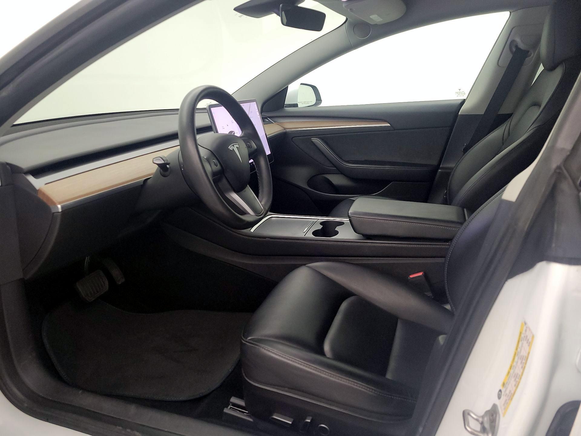Thumbnail: 2022 Tesla Model 3 - 11