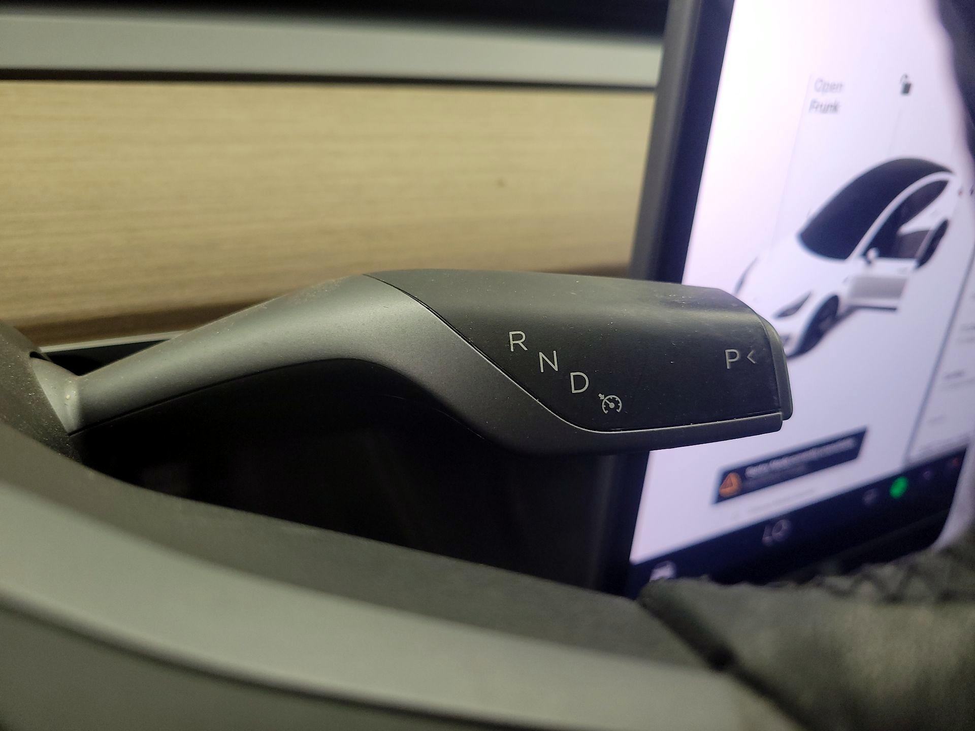 Thumbnail: 2022 Tesla Model 3 - 17