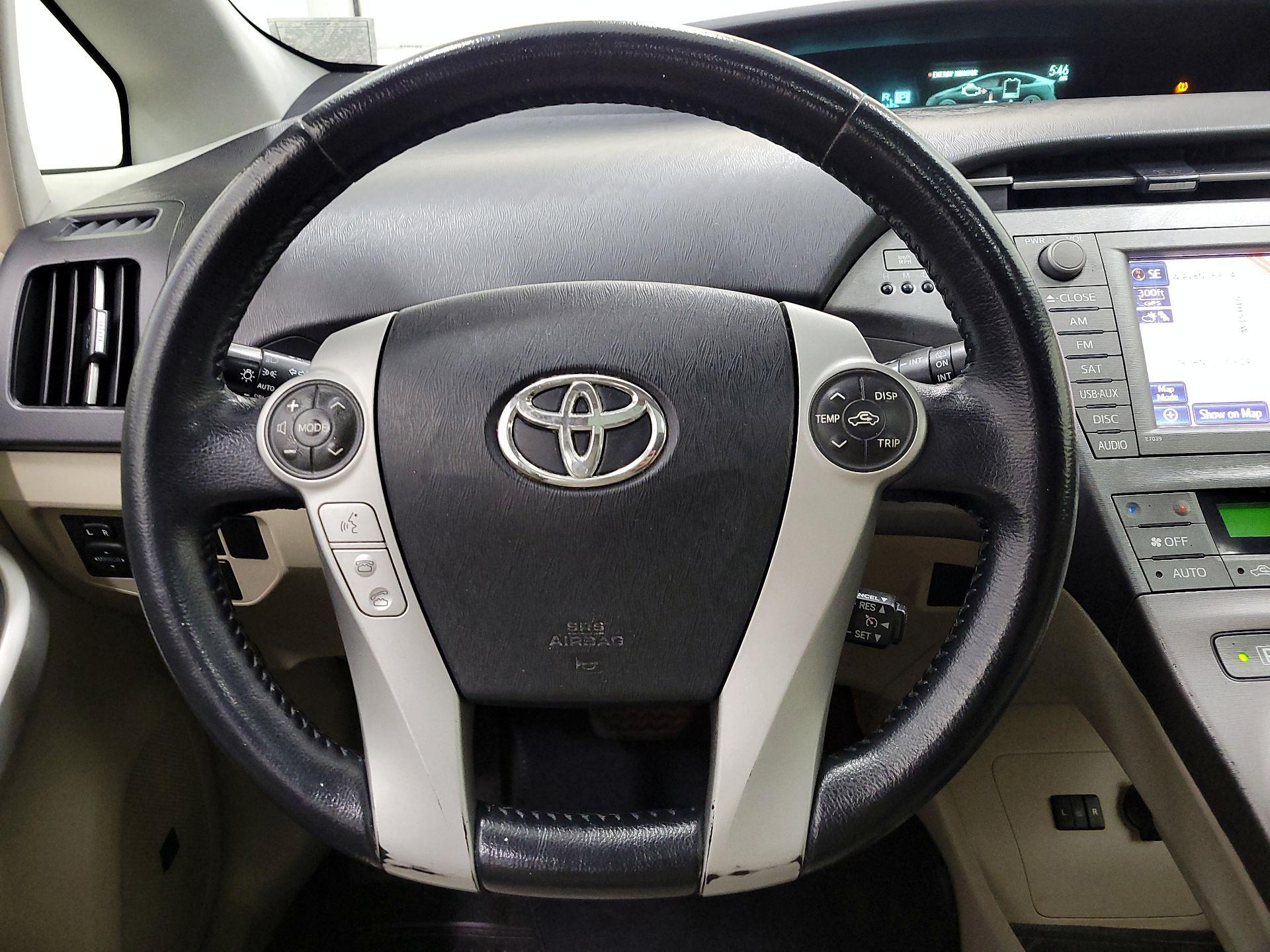 Thumbnail: 2014 Toyota Prius - 10