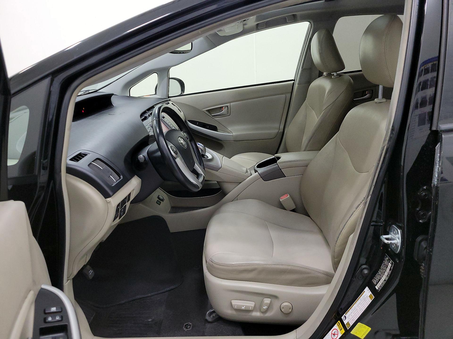 Thumbnail: 2014 Toyota Prius - 11