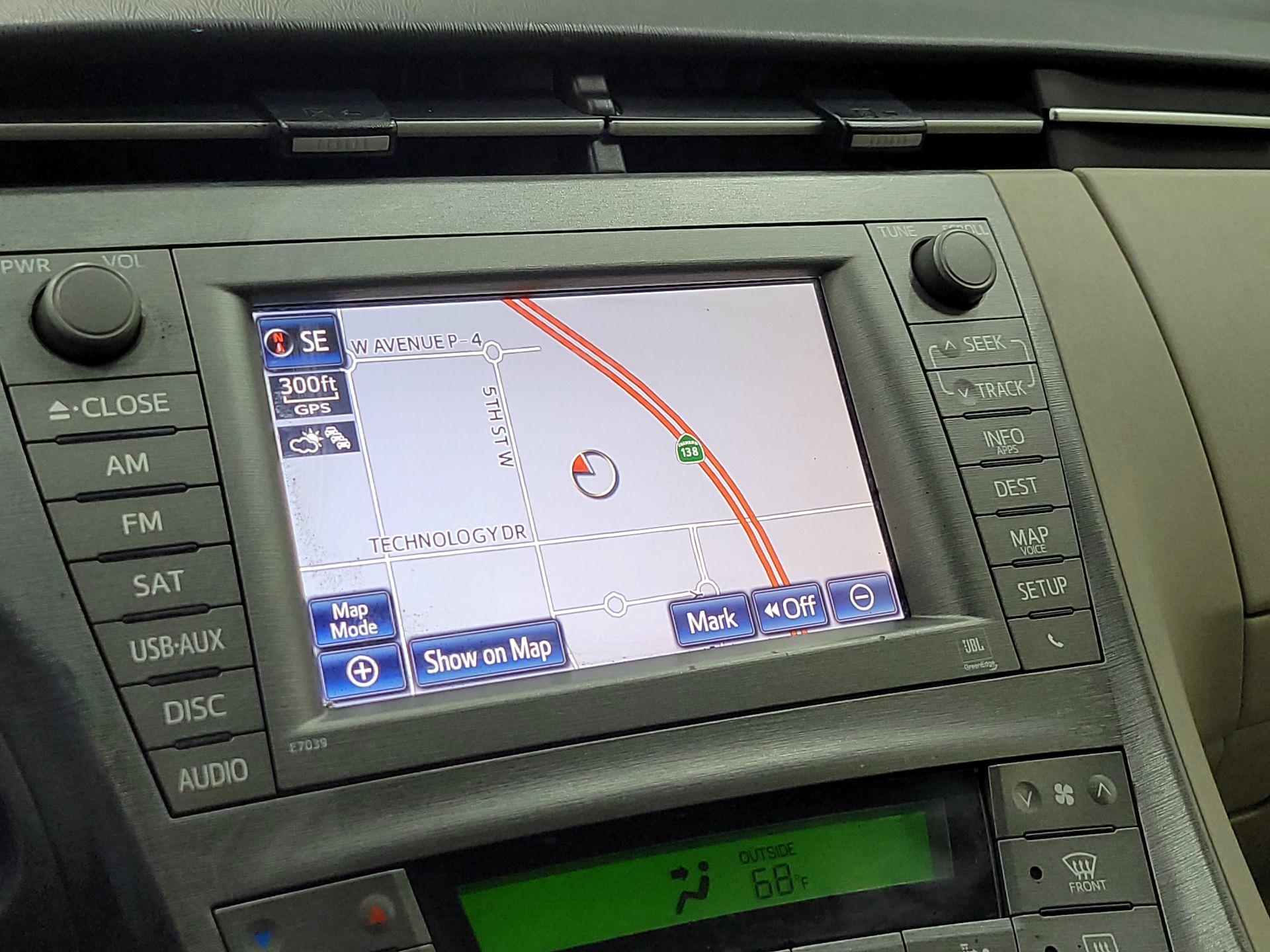 Thumbnail: 2014 Toyota Prius - 14