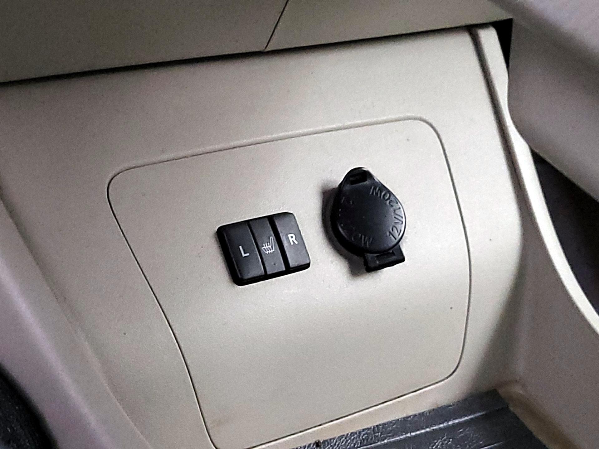 Thumbnail: 2014 Toyota Prius - 19