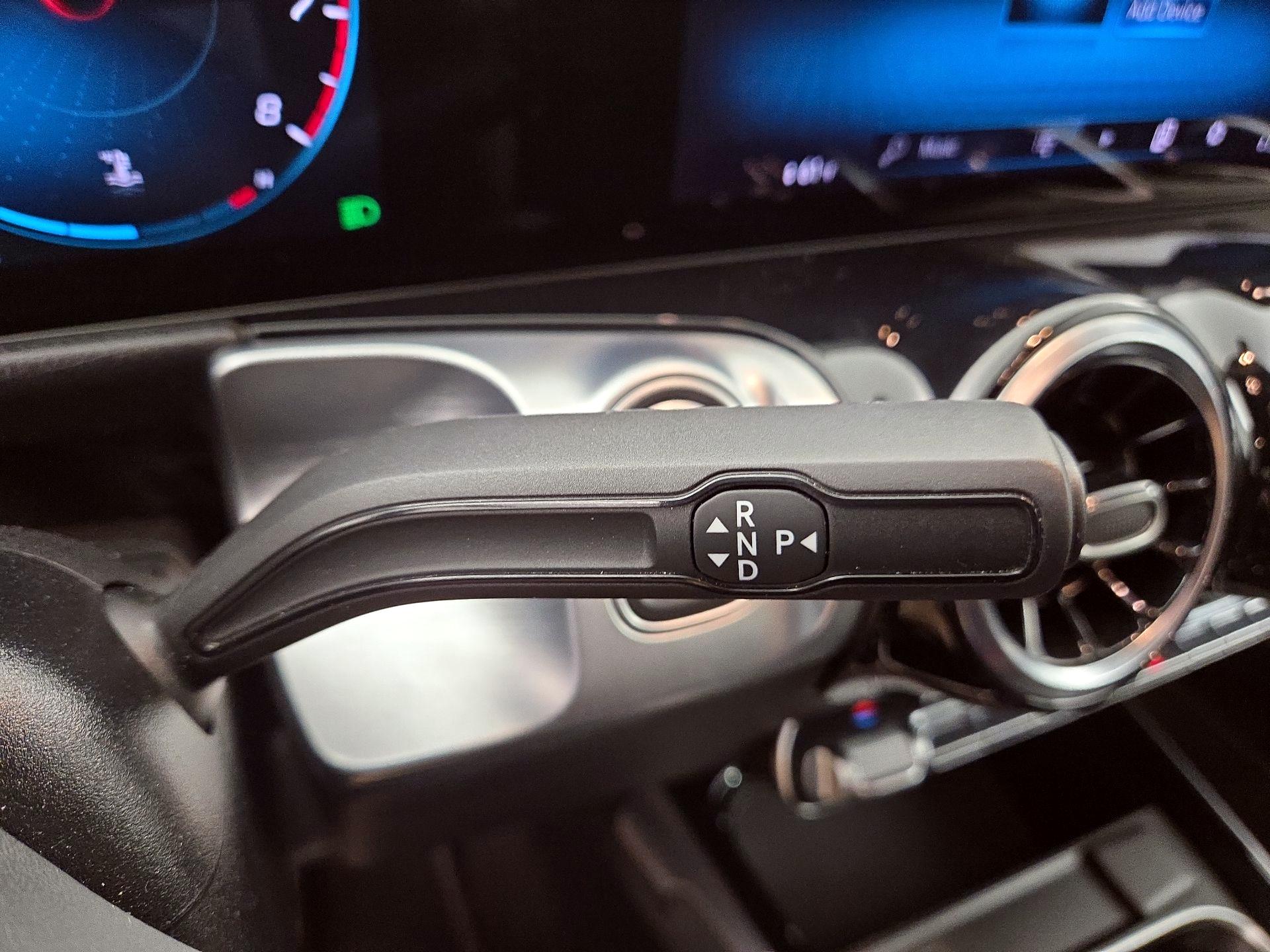 Thumbnail: 2022 Mercedes-Benz GLB - 17