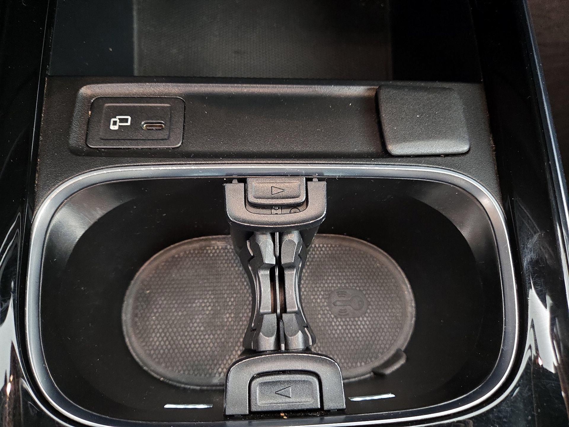 Thumbnail: 2022 Mercedes-Benz GLB - 18