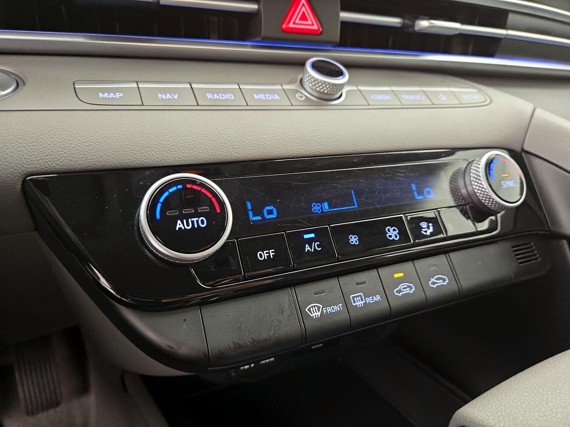 Thumbnail: 2024 Hyundai Elantra - 17