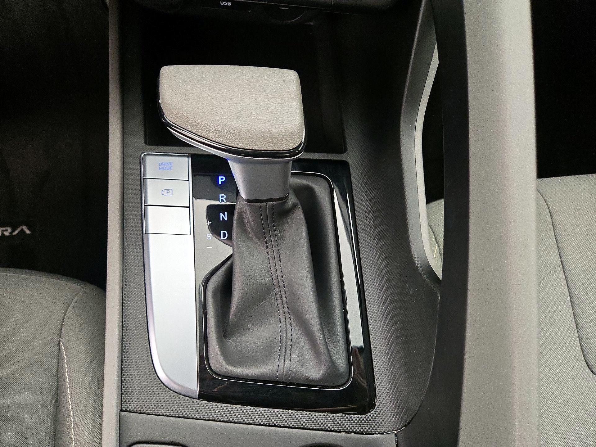 Thumbnail: 2024 Hyundai Elantra - 18