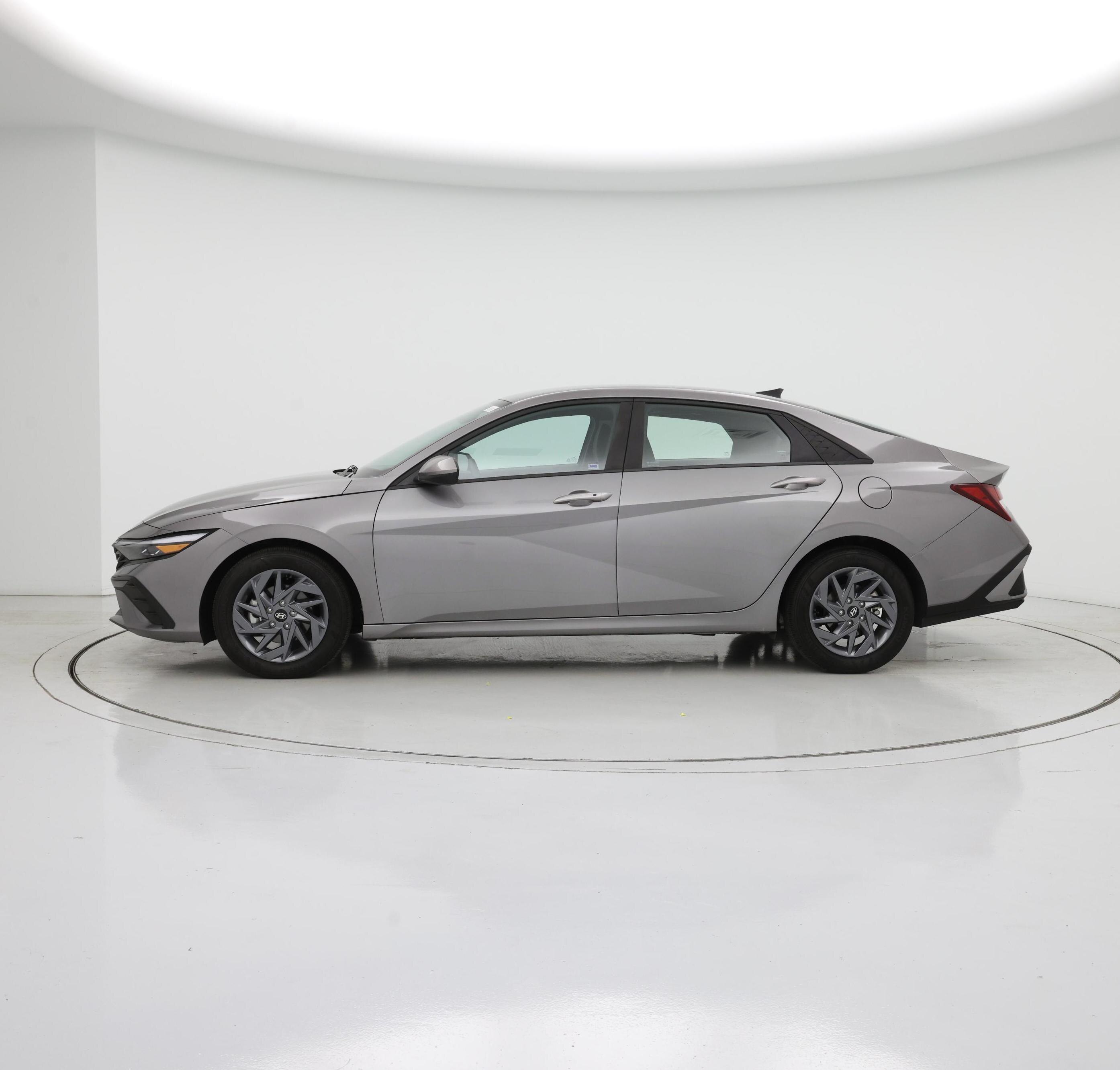 Thumbnail: 2024 Hyundai Elantra - 3