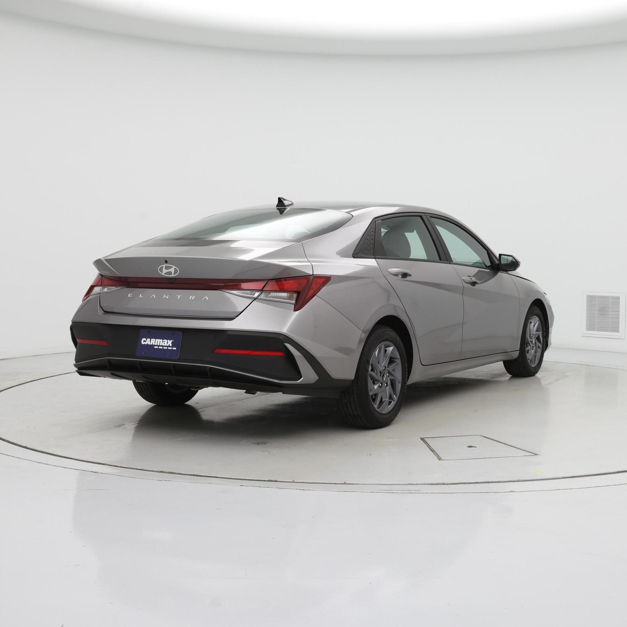 Thumbnail: 2024 Hyundai Elantra - 8