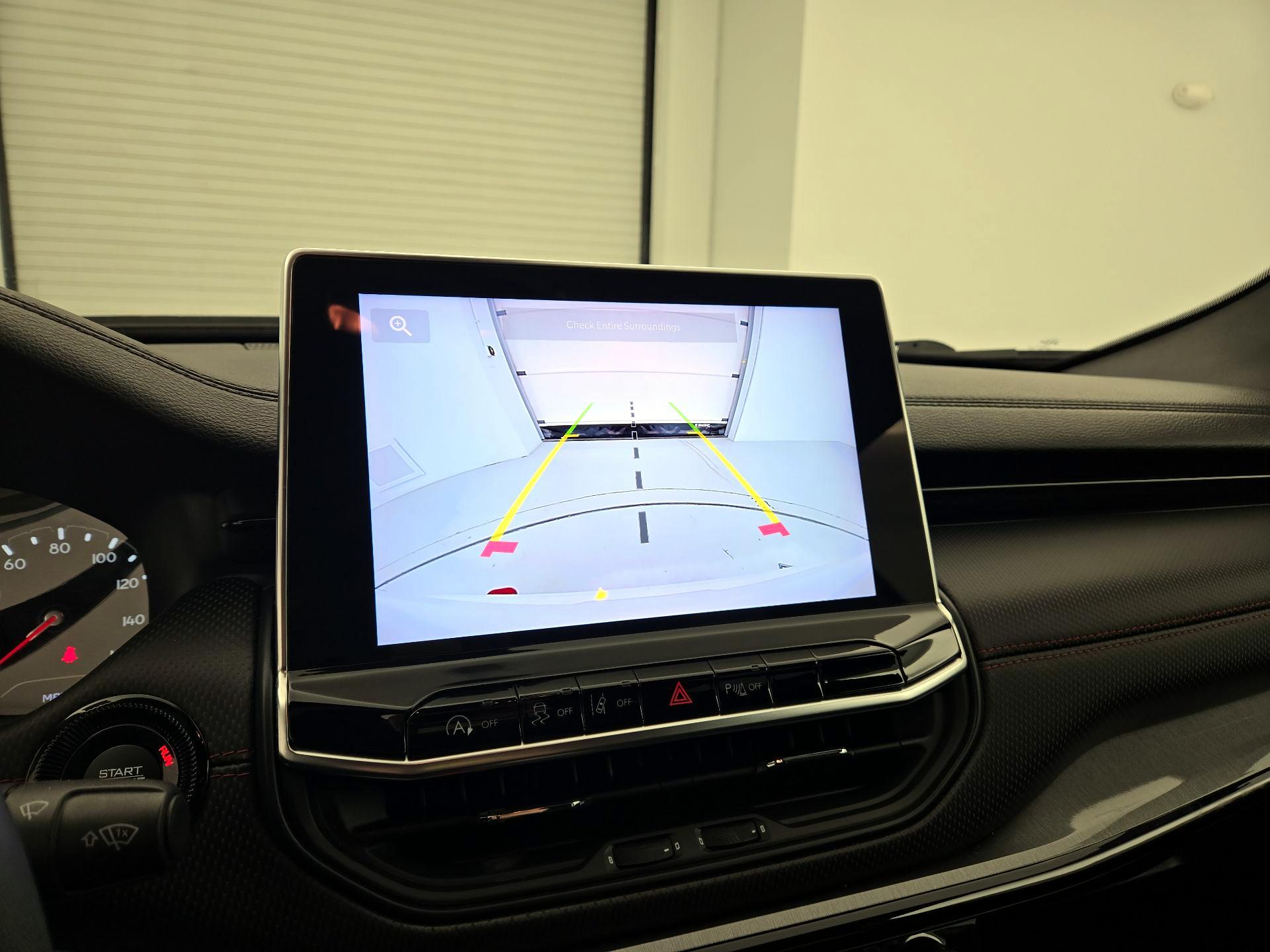 Thumbnail: 2023 Jeep Compass - 14