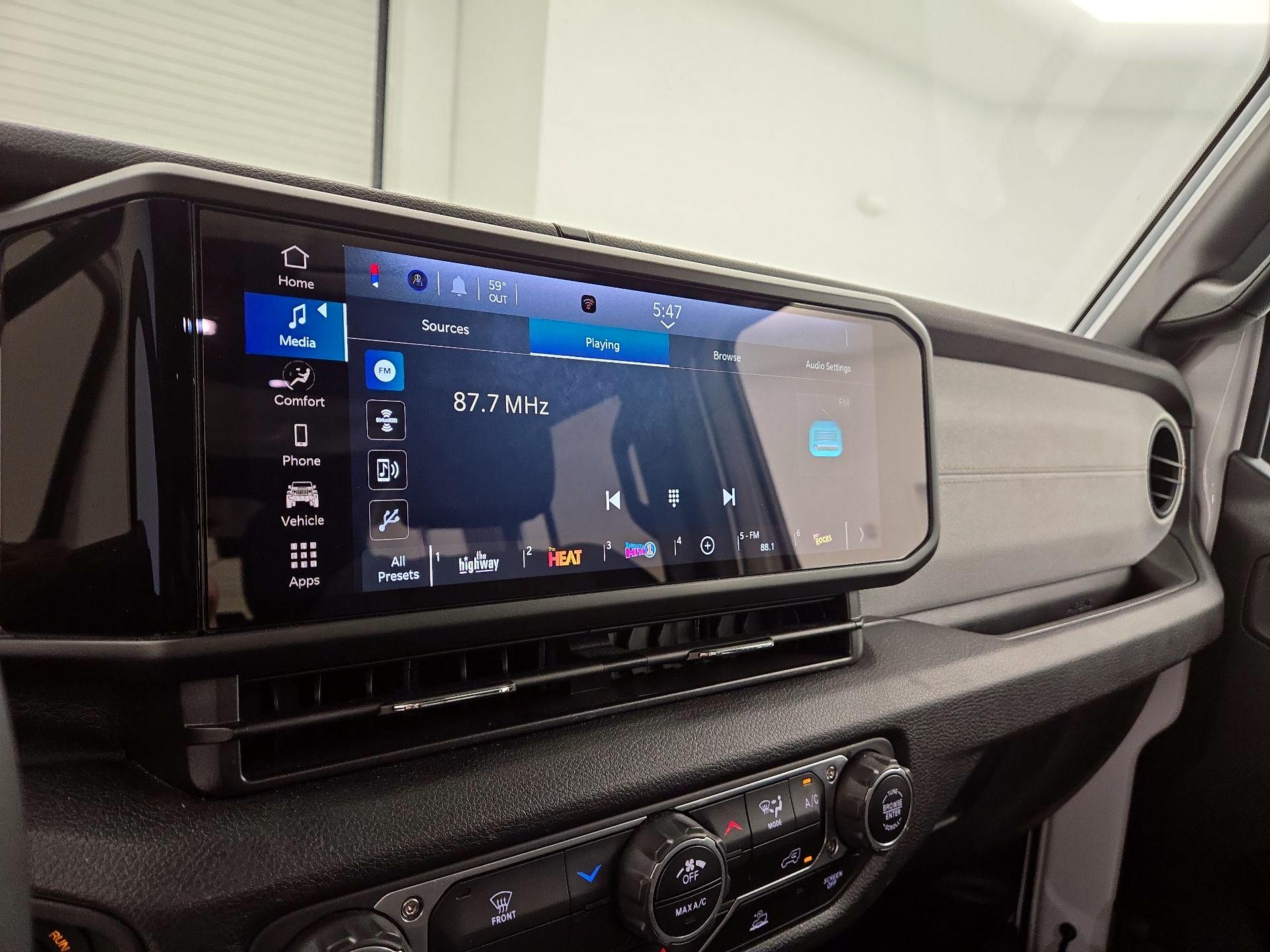 Thumbnail: 2025 Jeep Wrangler - 15