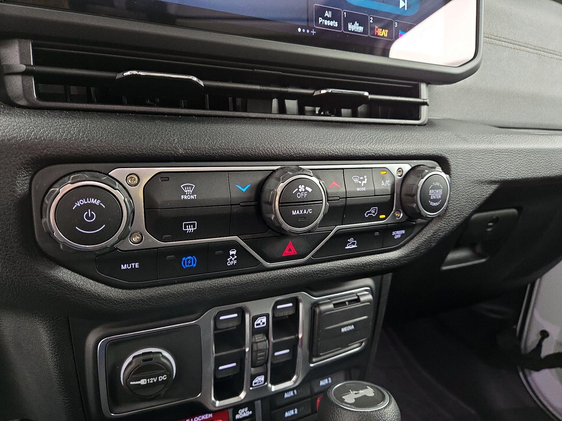 Thumbnail: 2025 Jeep Wrangler - 16