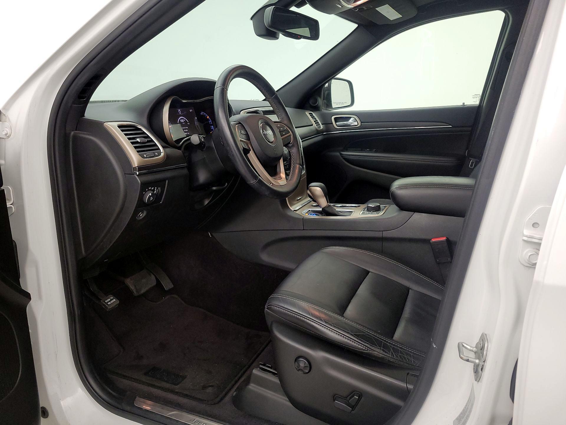 Thumbnail: 2016 Jeep Grand Cherokee - 11