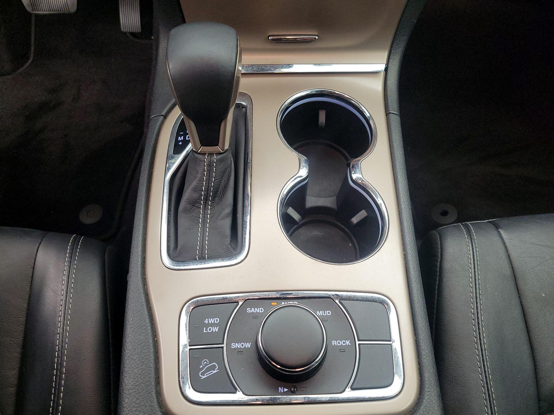 Thumbnail: 2016 Jeep Grand Cherokee - 18