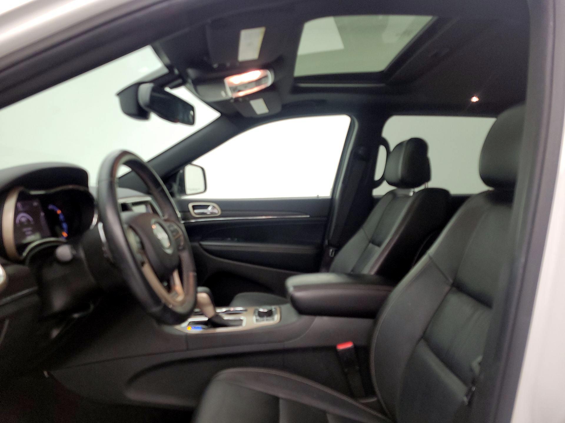 Thumbnail: 2016 Jeep Grand Cherokee - 20
