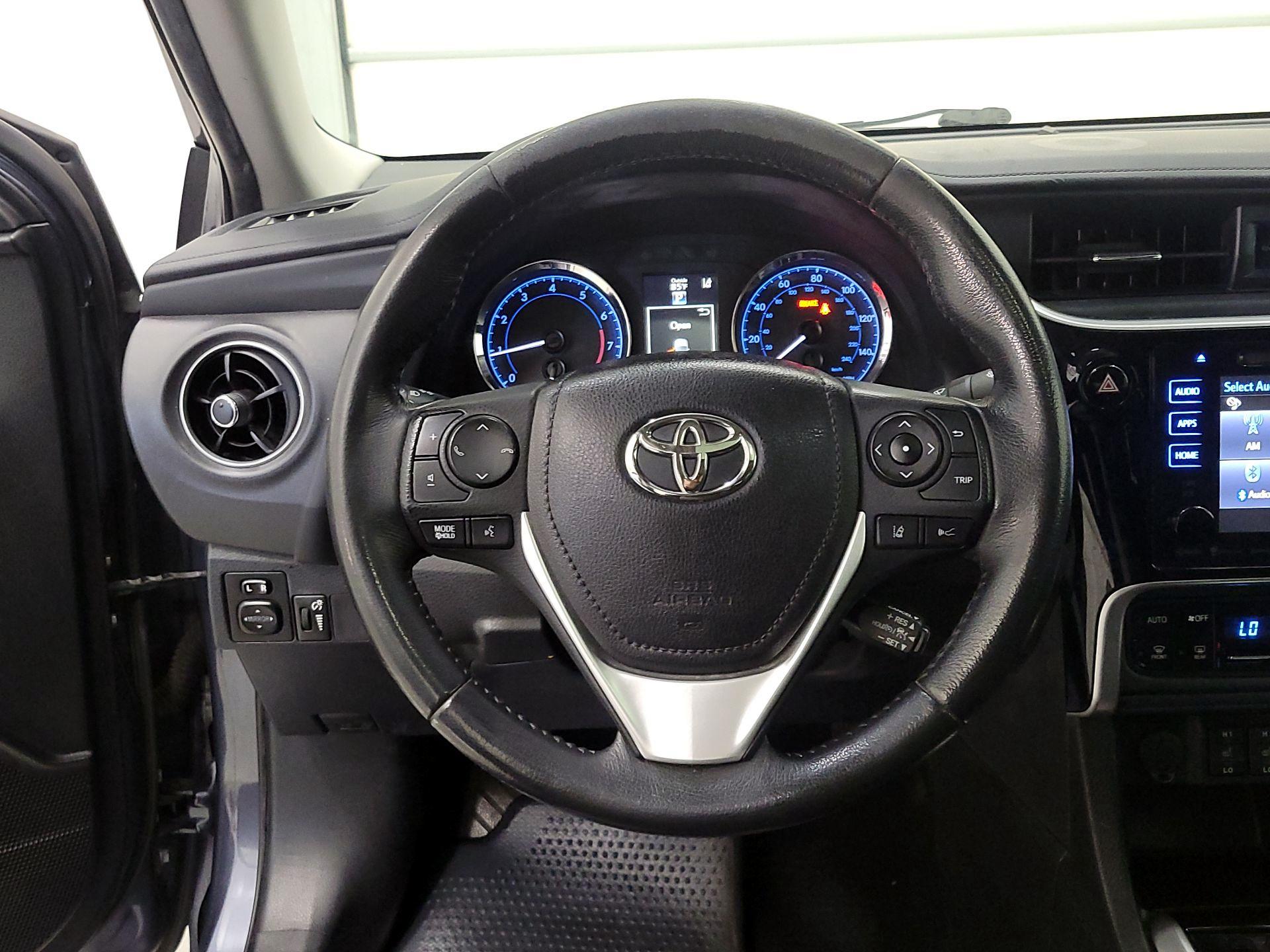 Thumbnail: 2017 Toyota Corolla - 10