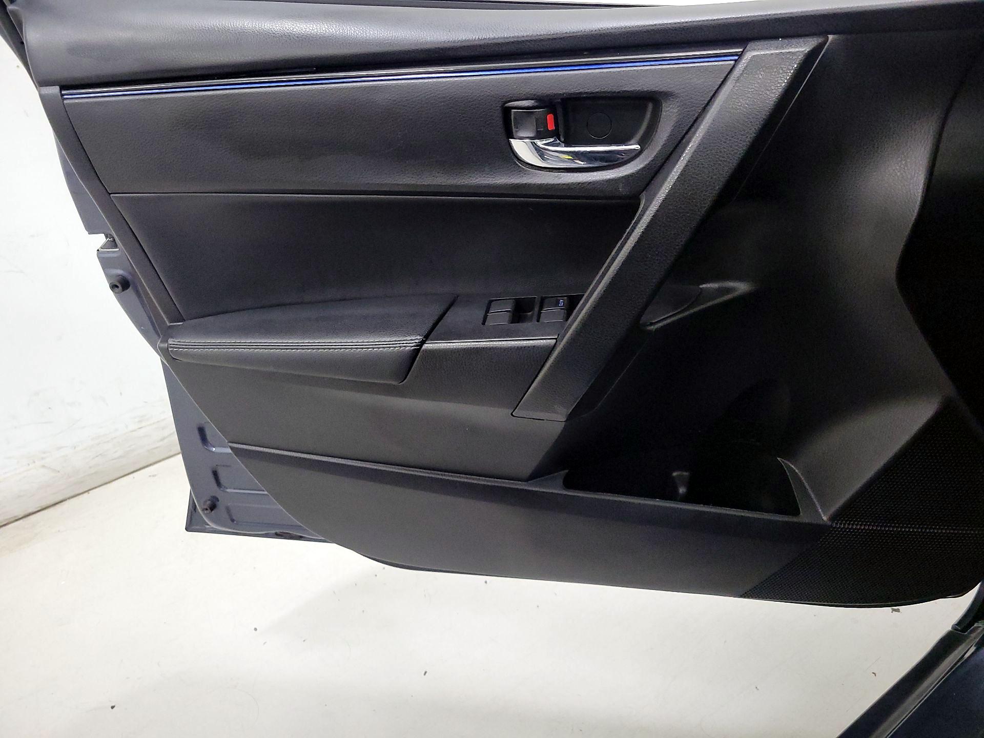 Thumbnail: 2017 Toyota Corolla - 12