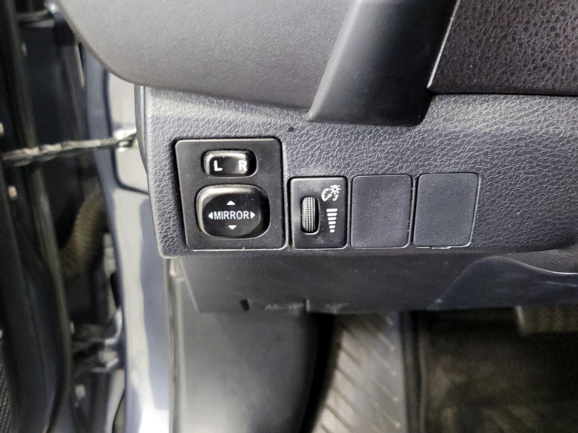 Thumbnail: 2017 Toyota Corolla - 13