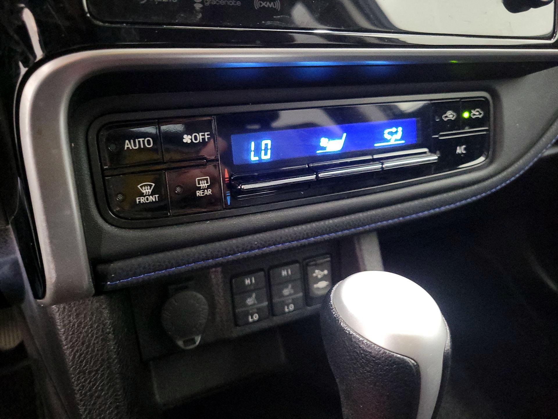 Thumbnail: 2017 Toyota Corolla - 16