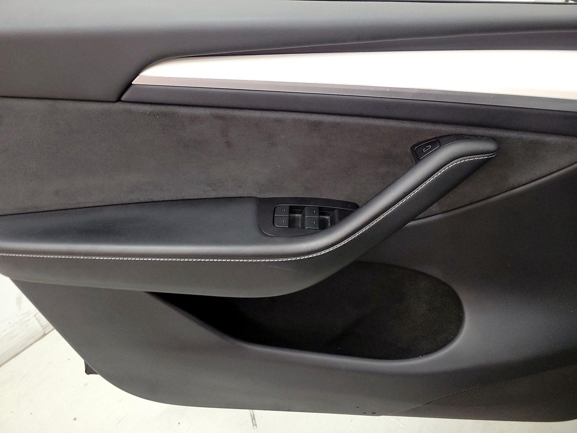 Thumbnail: 2023 Tesla Model Y - 12