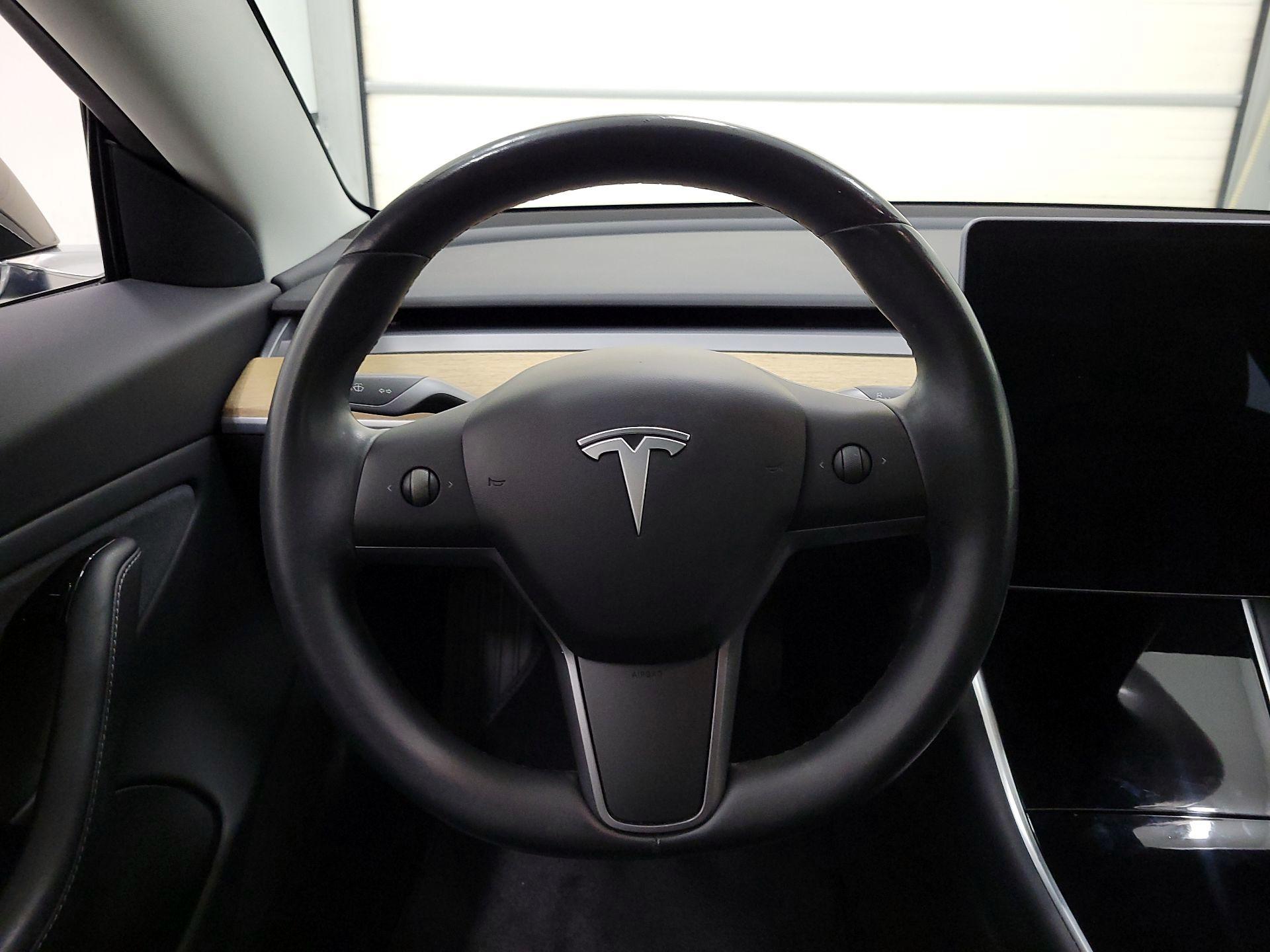 Thumbnail: 2019 Tesla Model 3 - 10