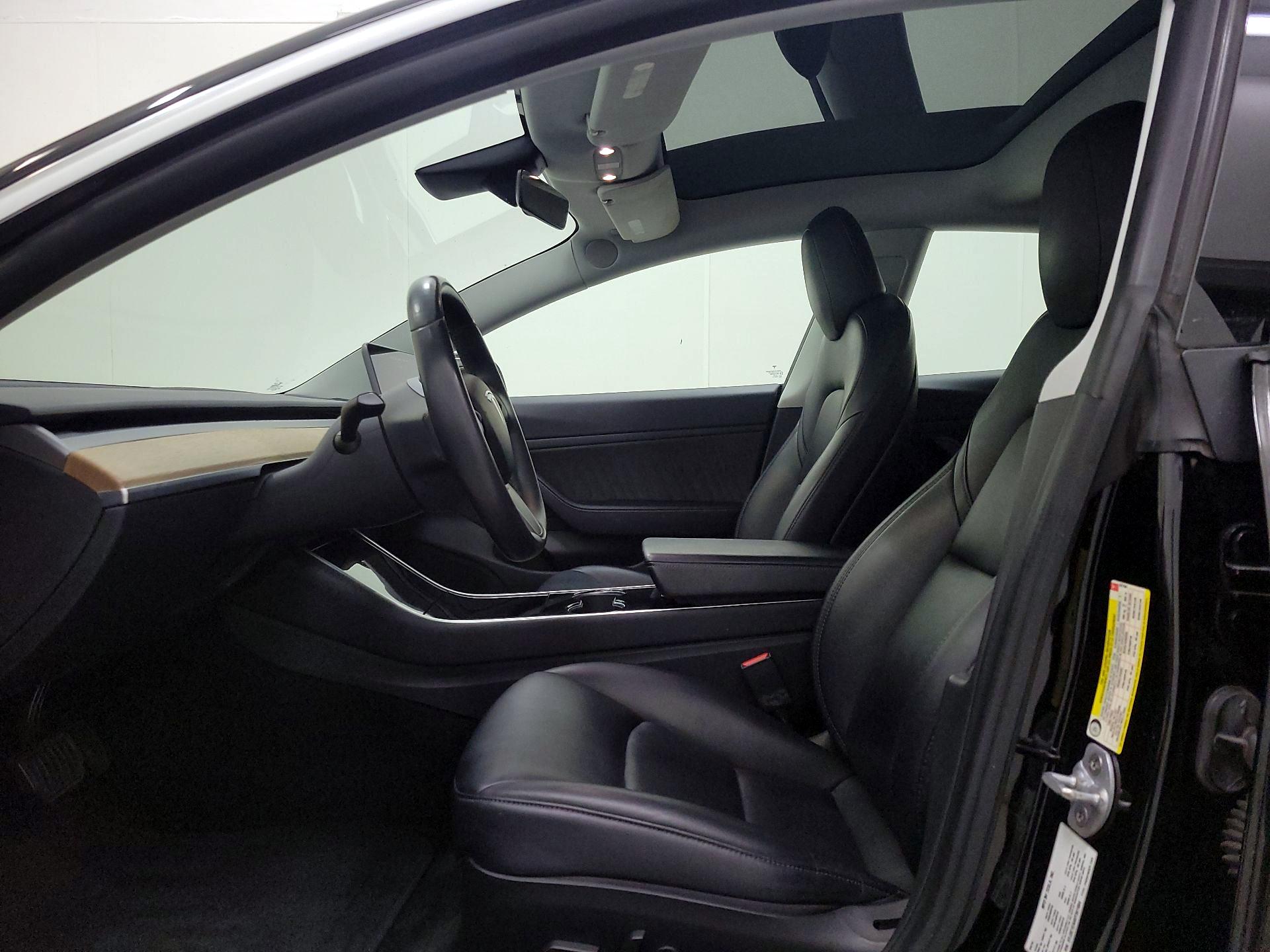 Thumbnail: 2019 Tesla Model 3 - 11