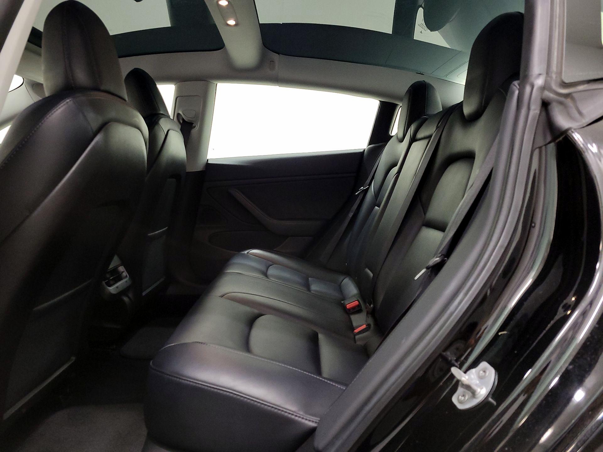 Thumbnail: 2019 Tesla Model 3 - 20