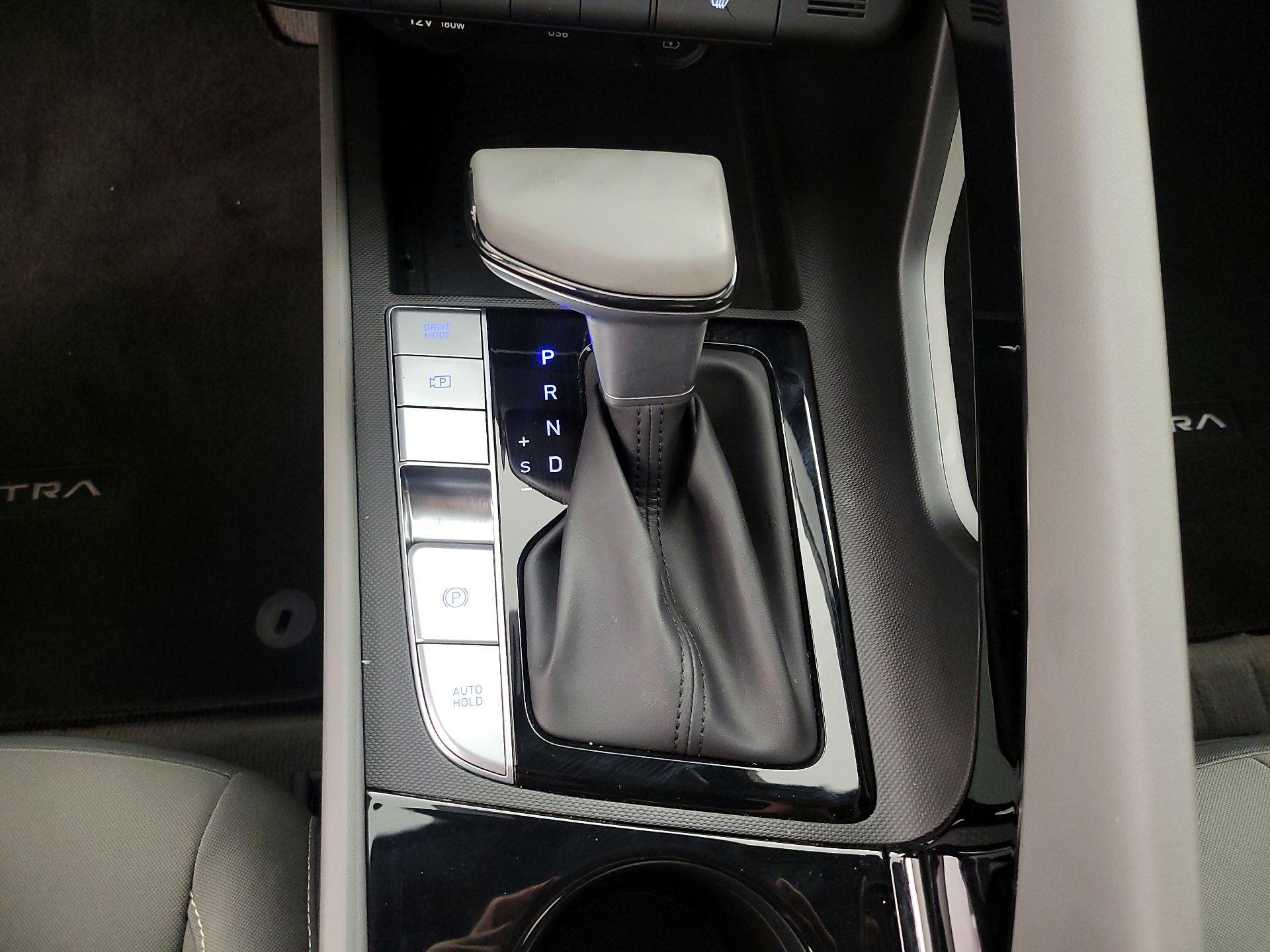 Thumbnail: 2023 Hyundai Elantra - 18