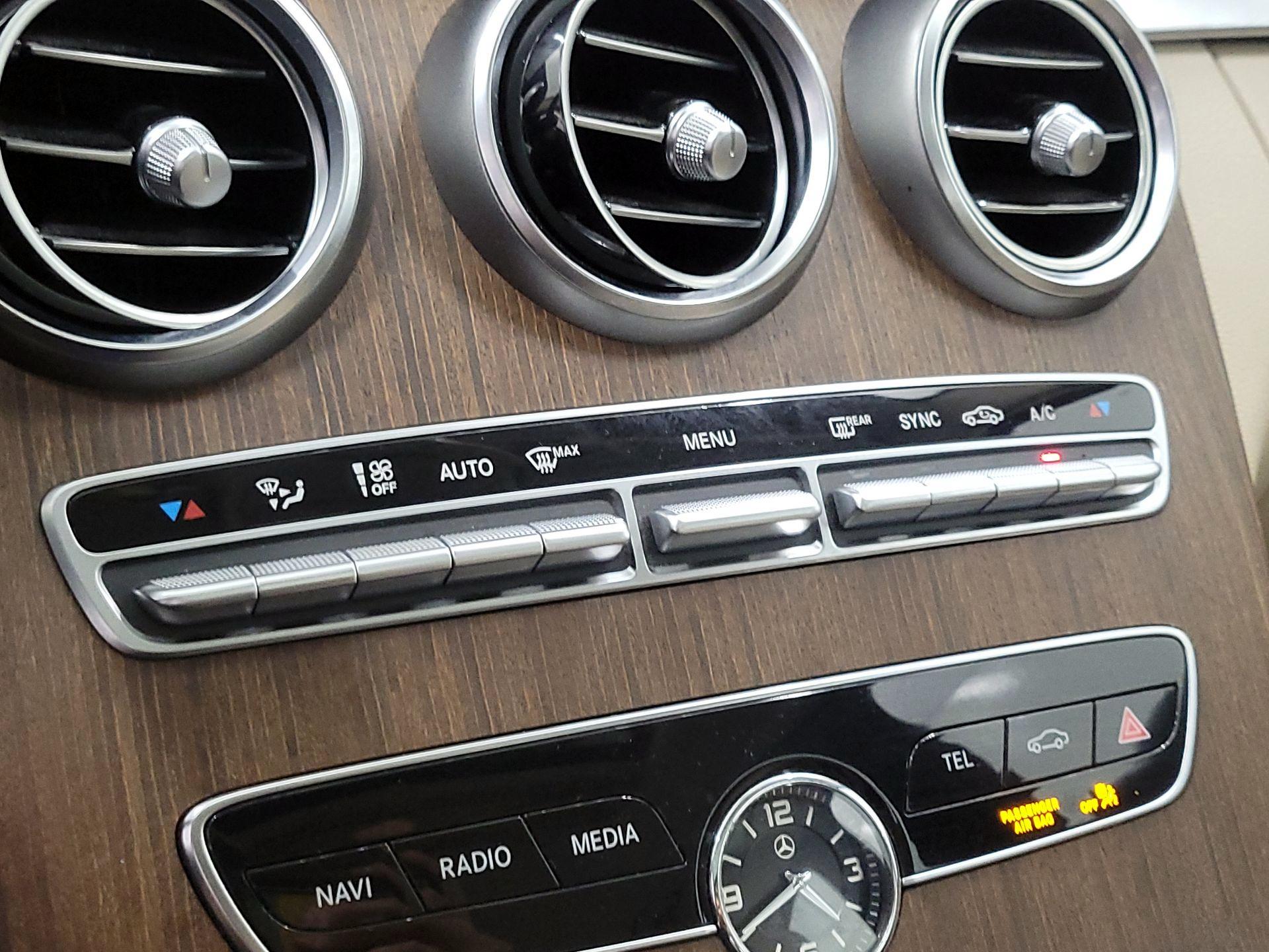 Thumbnail: 2019 Mercedes-Benz C-Class - 16