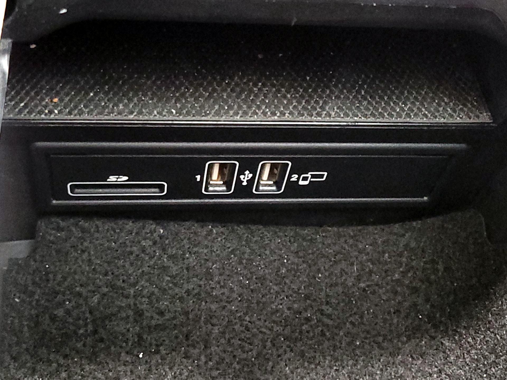 Thumbnail: 2019 Mercedes-Benz C-Class - 18