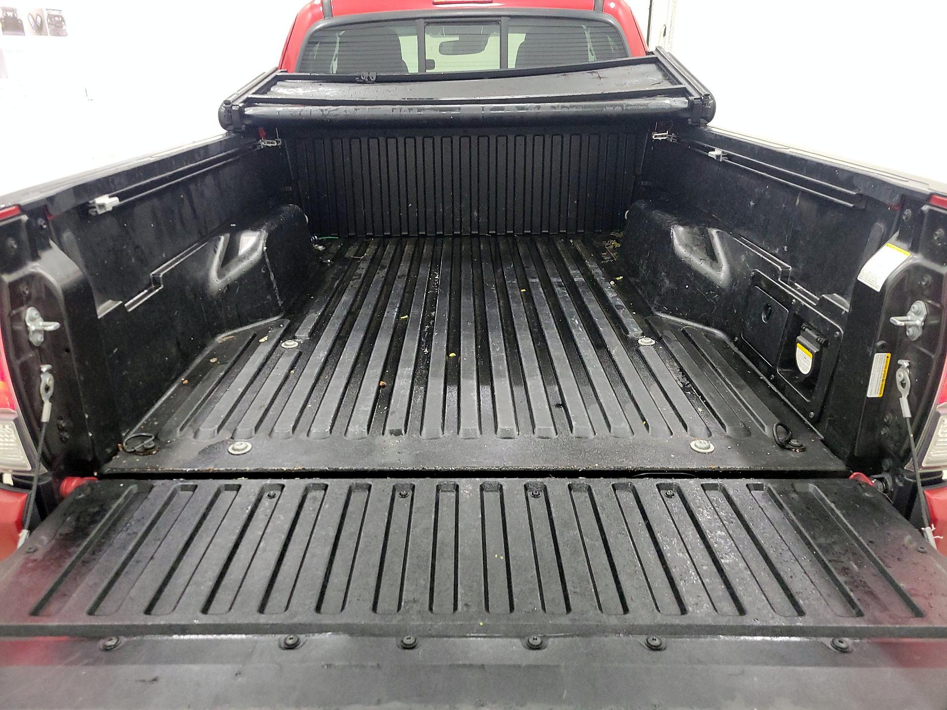 Thumbnail: 2022 Toyota Tacoma - 19