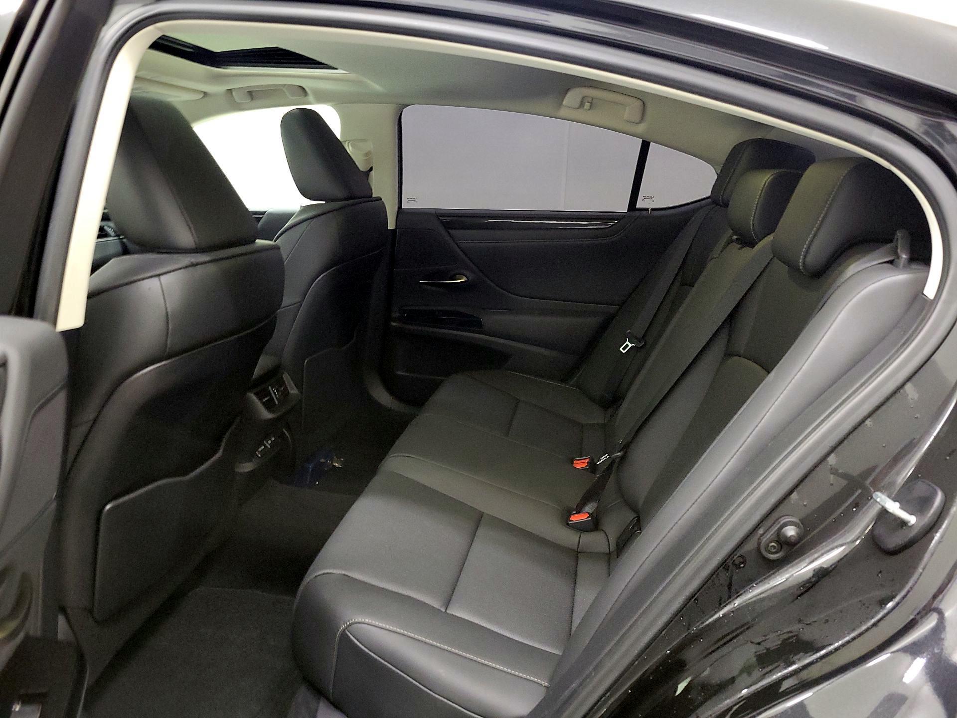 Thumbnail: 2024 Lexus ES - 20