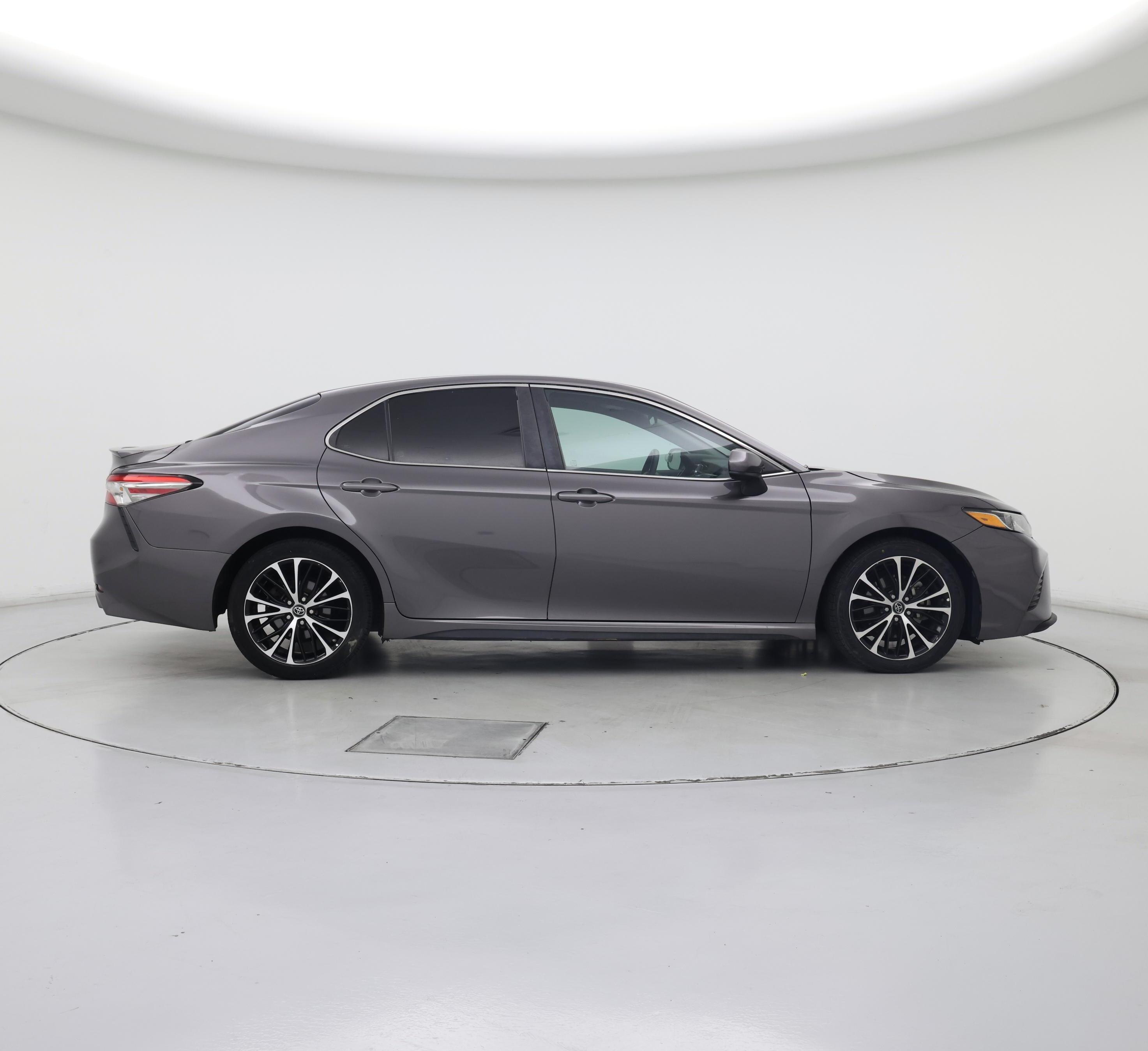 Thumbnail: 2018 Toyota Camry - 7