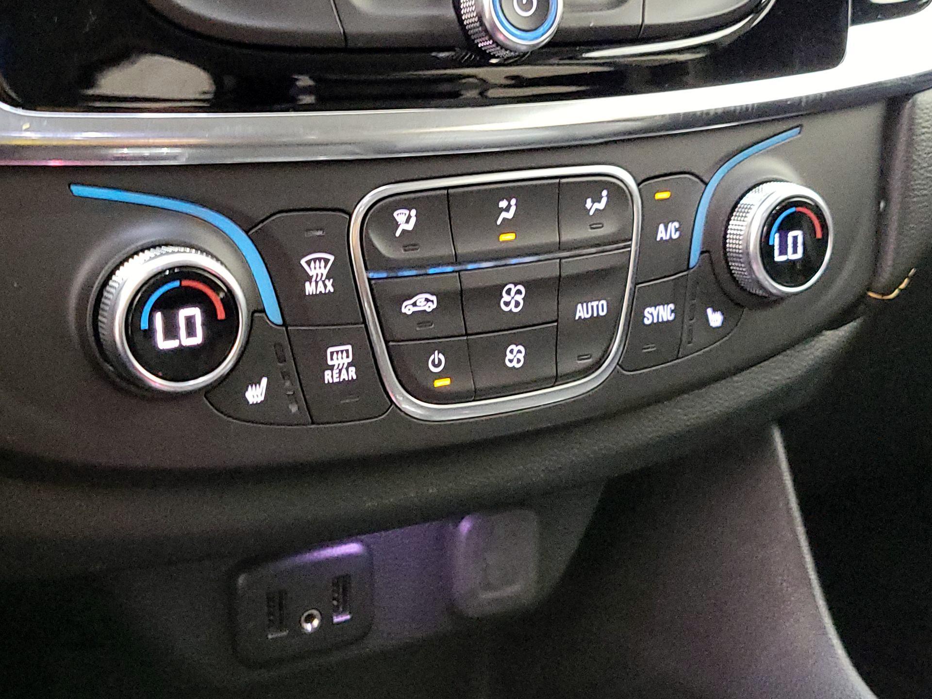 Thumbnail: 2019 Chevrolet Traverse - 17