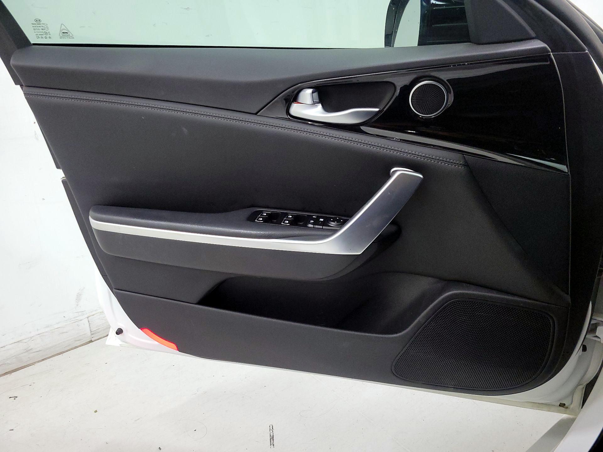 Thumbnail: 2020 Kia Stinger - 12