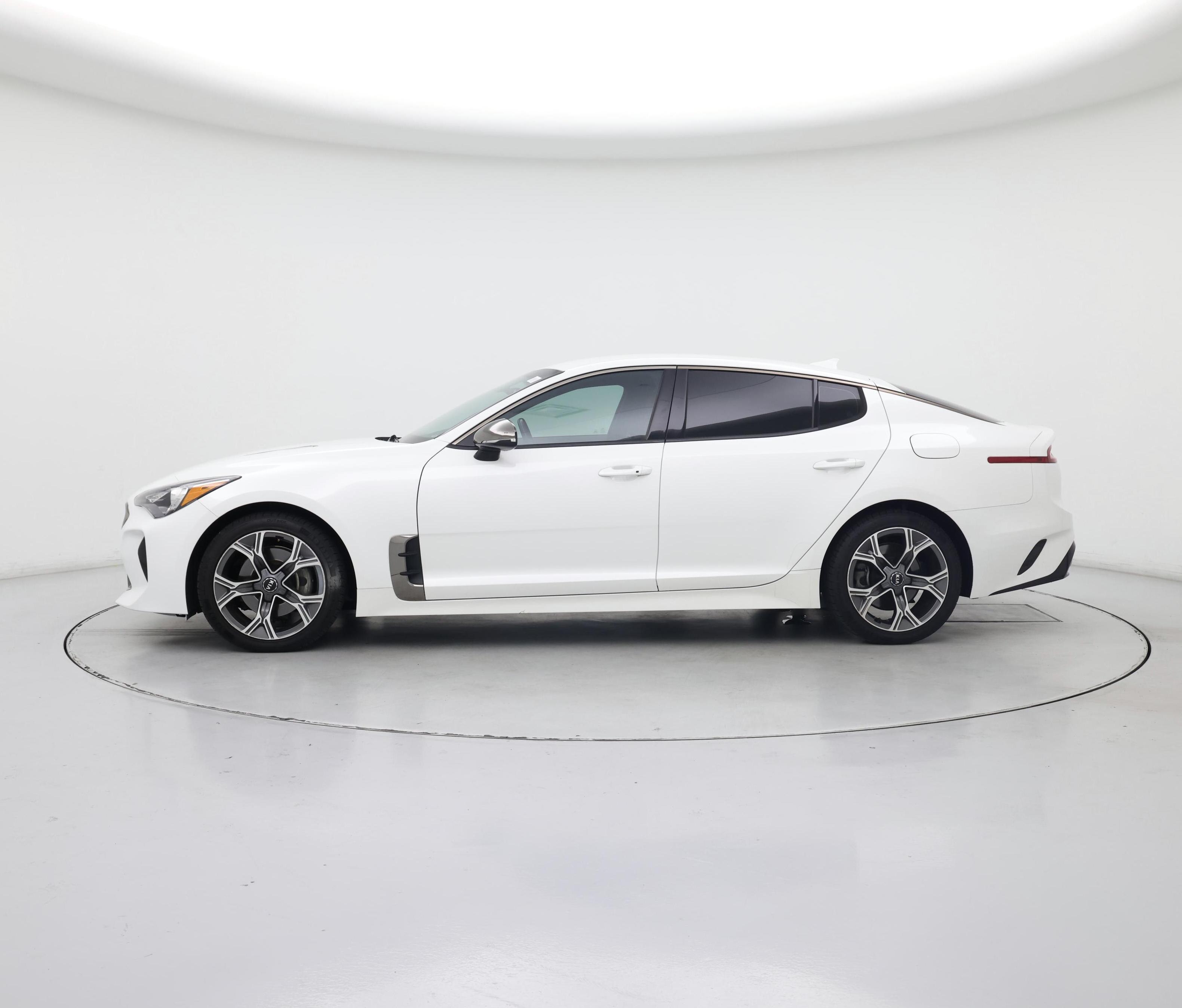 Thumbnail: 2020 Kia Stinger - 3