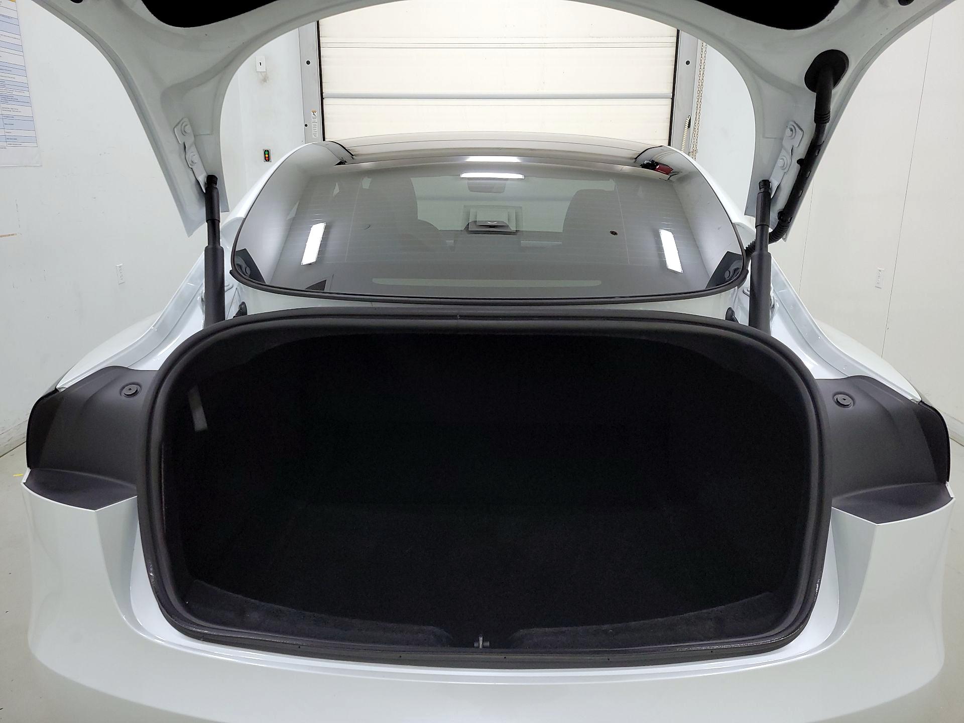 Thumbnail: 2025 Tesla Model 3 - 19