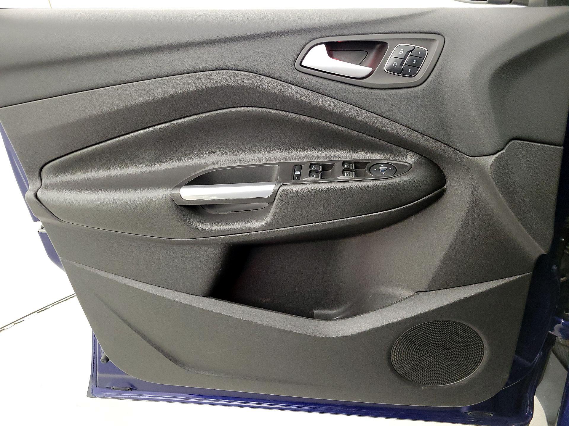 Thumbnail: 2016 Ford Escape - 12