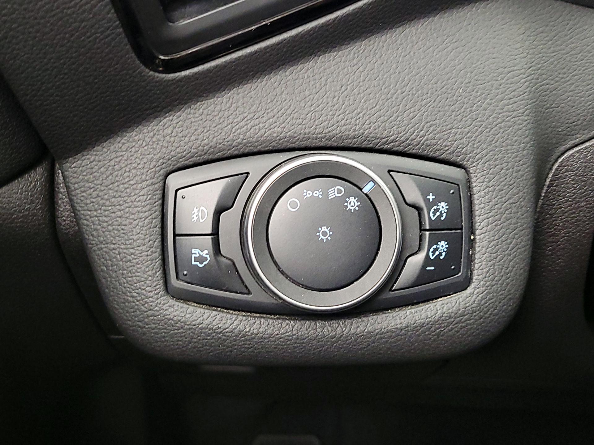 Thumbnail: 2016 Ford Escape - 13