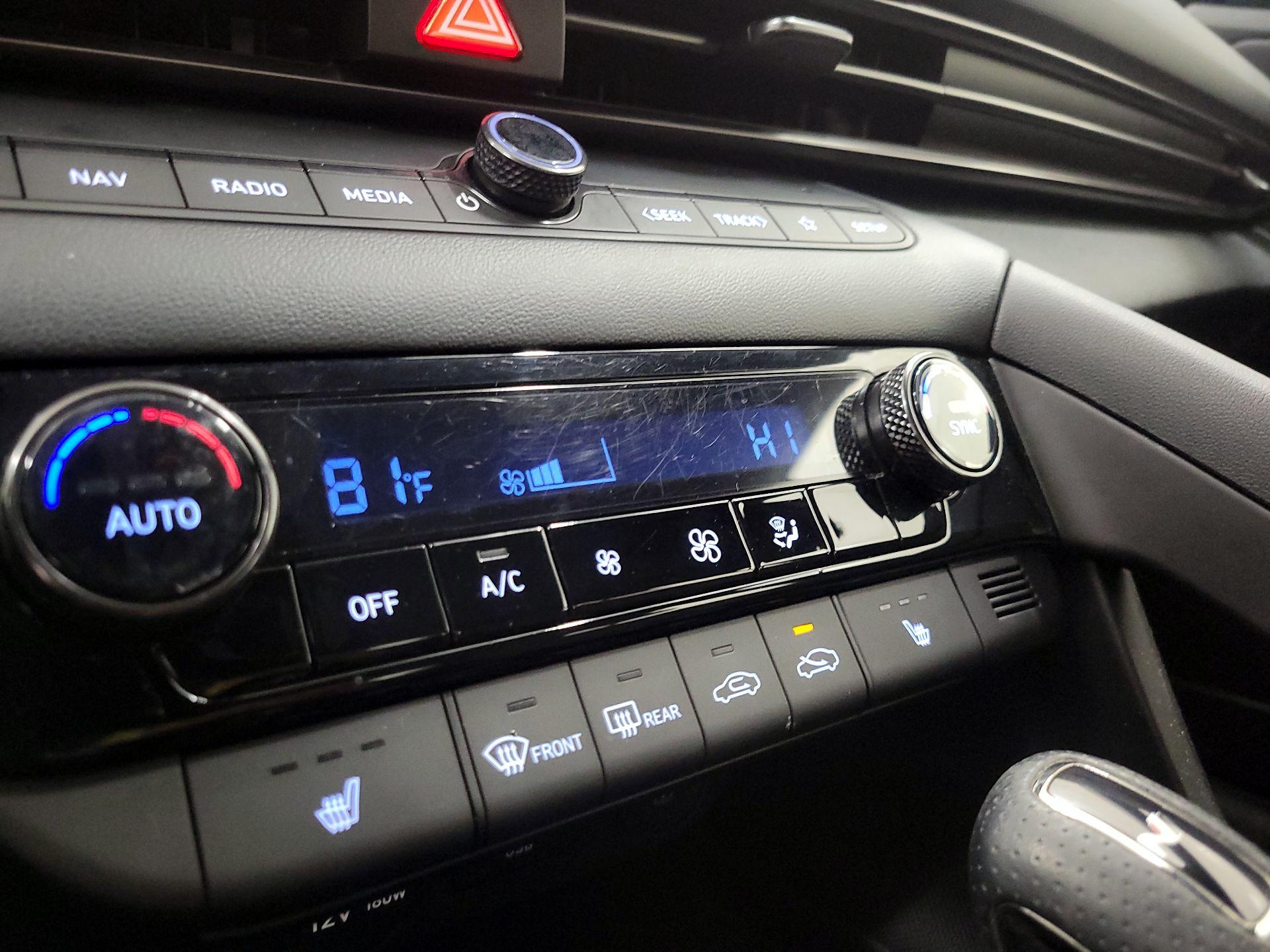 Thumbnail: 2023 Hyundai Elantra - 17