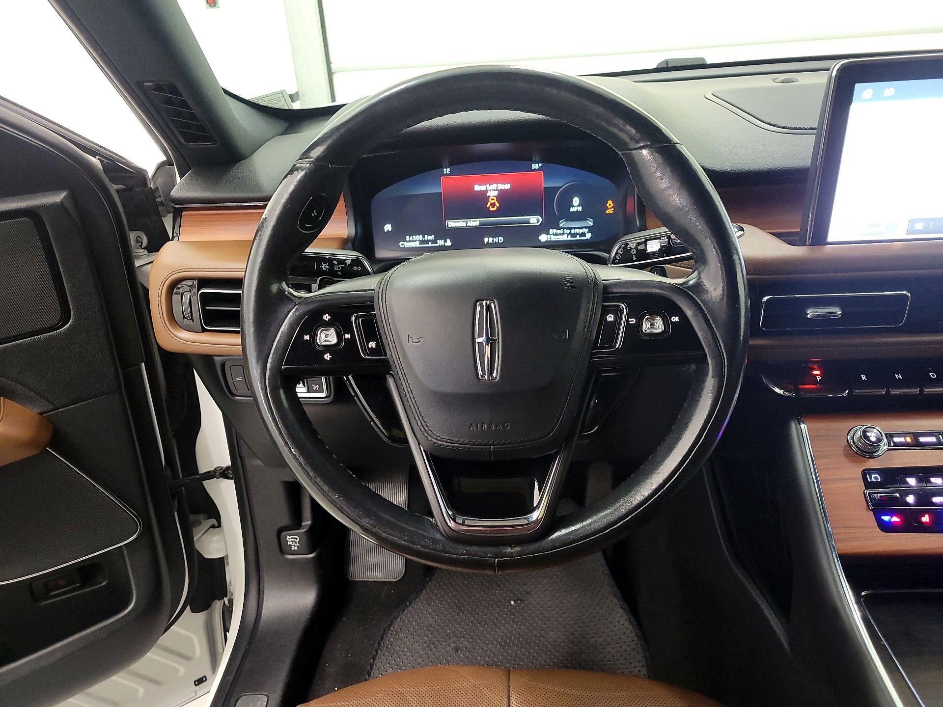 Thumbnail: 2020 Lincoln Aviator - 10