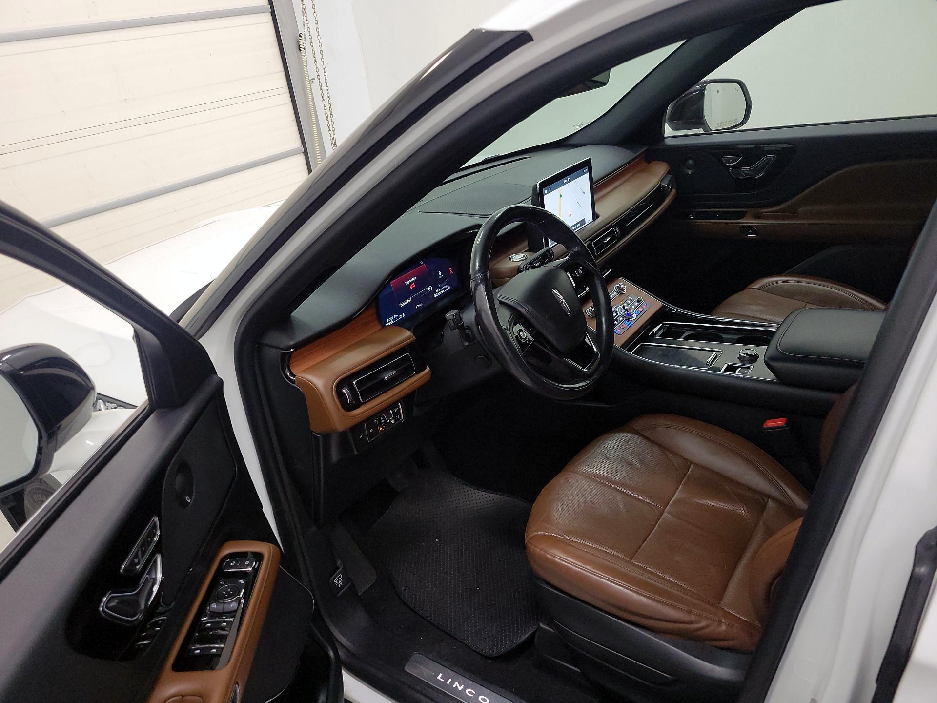 Thumbnail: 2020 Lincoln Aviator - 11