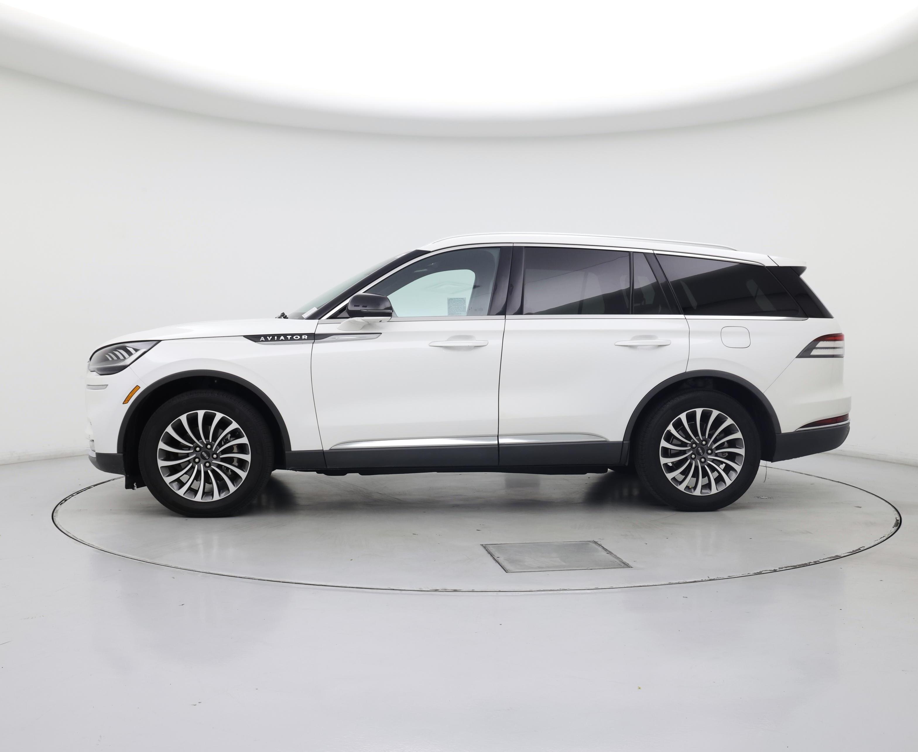 Thumbnail: 2020 Lincoln Aviator - 3