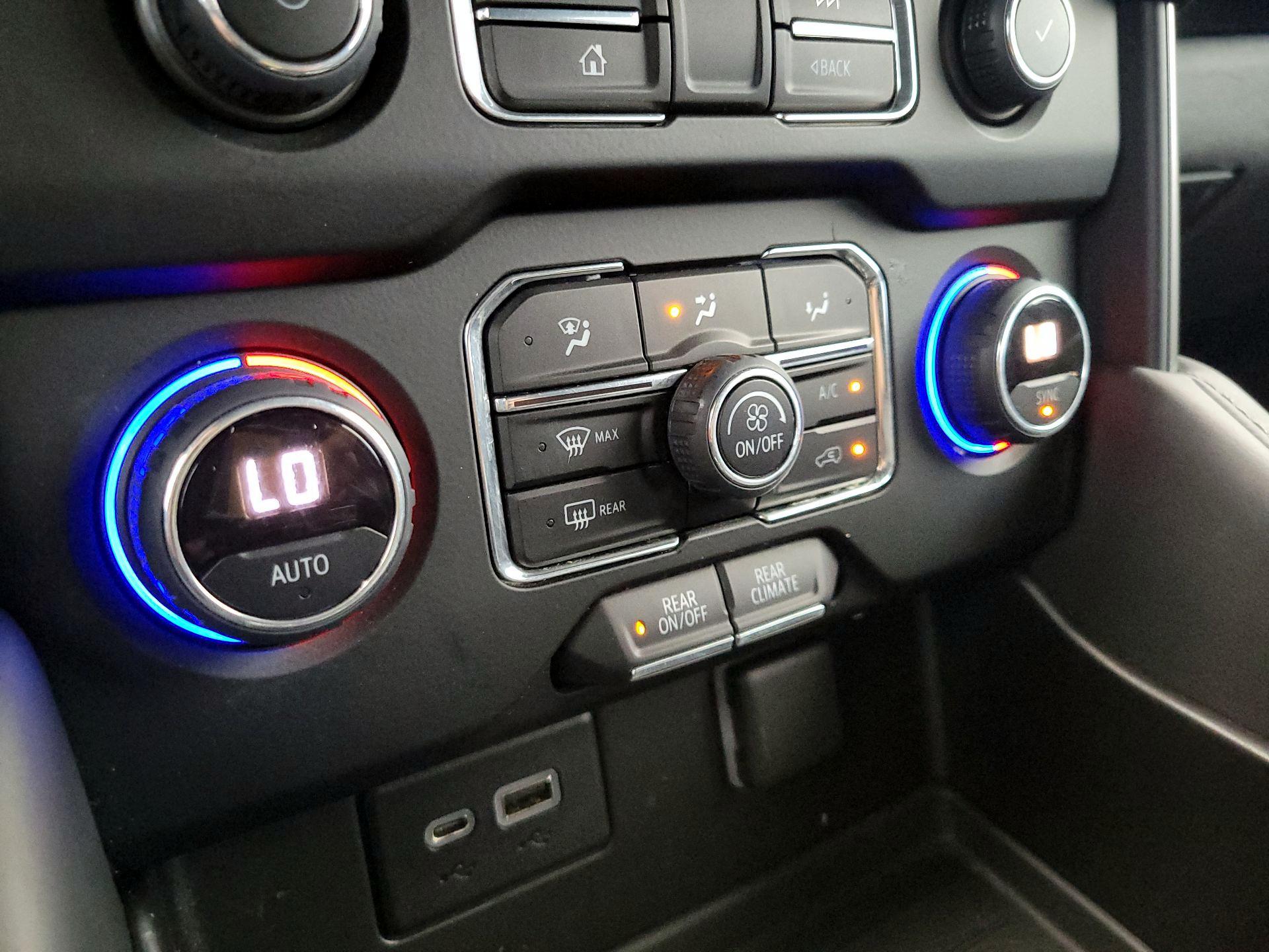 Thumbnail: 2021 Chevrolet Suburban - 16