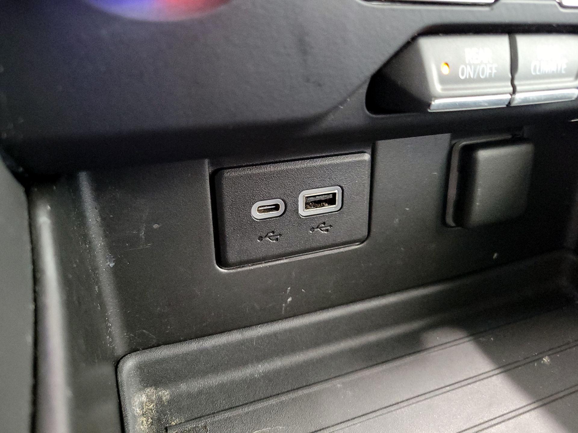 Thumbnail: 2021 Chevrolet Suburban - 18