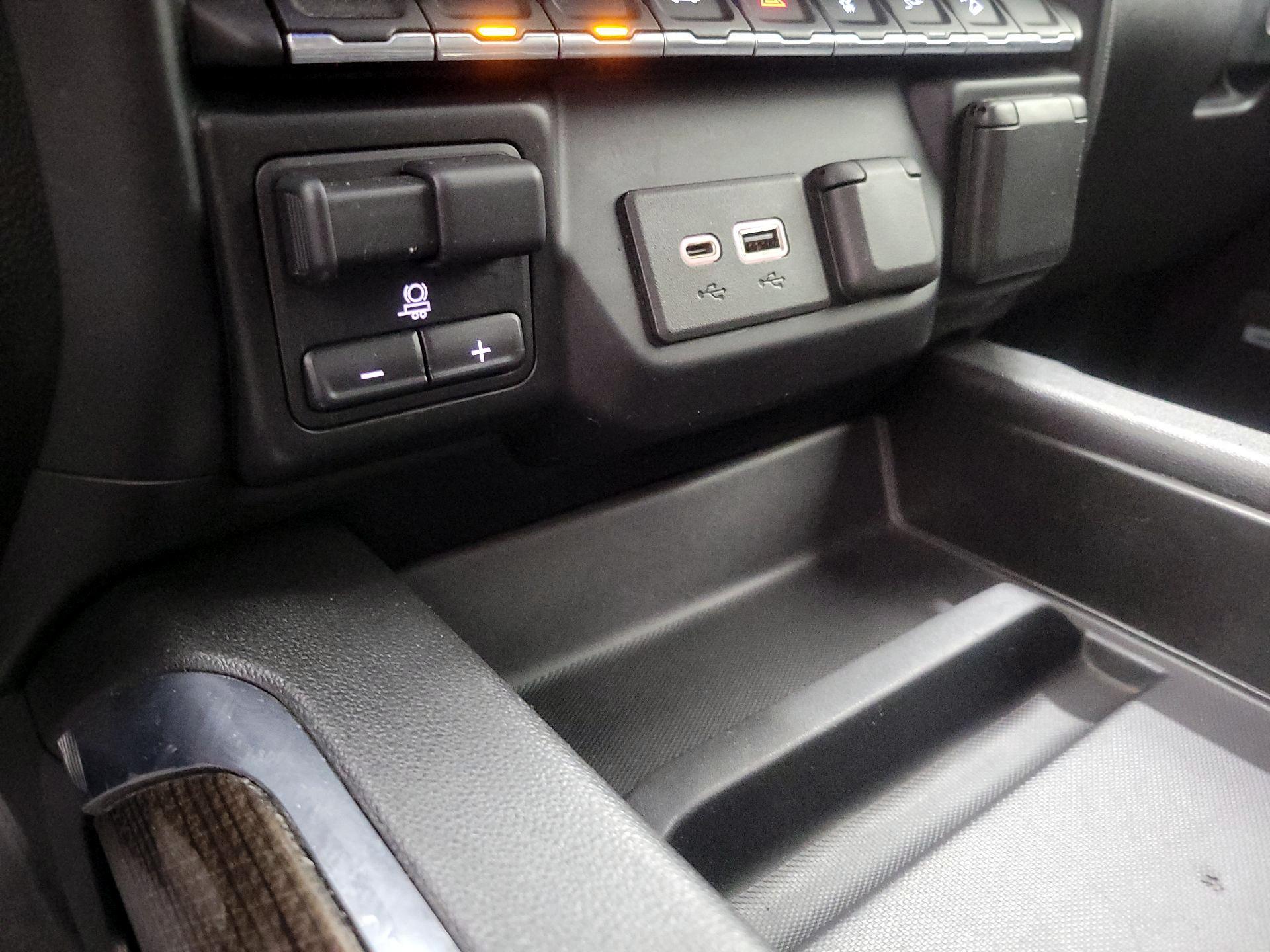 Thumbnail: 2020 Chevrolet Silverado 1500 - 18